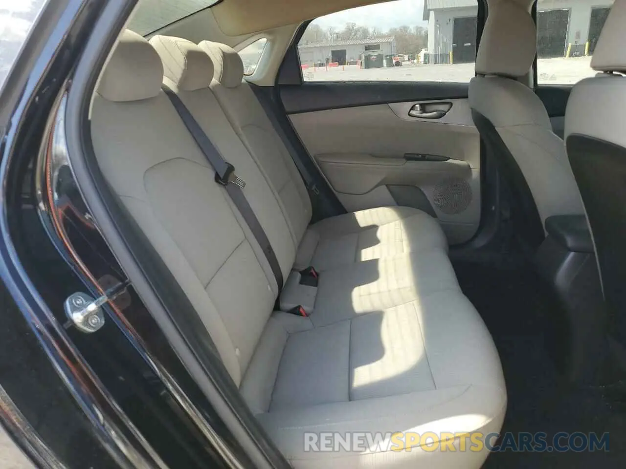 10 Photograph of a damaged car 3KPF24AD4KE018413 KIA FORTE 2019