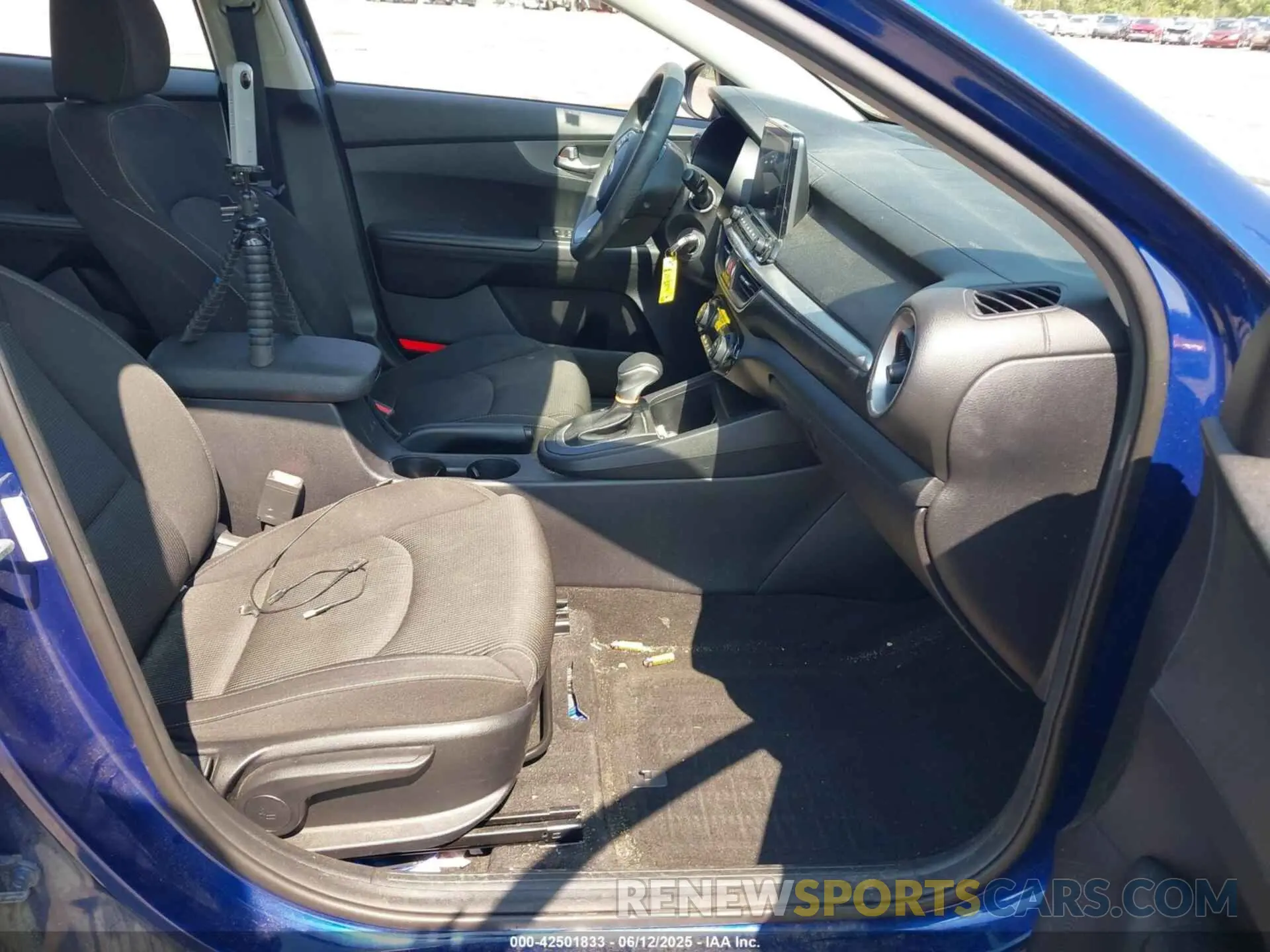 5 Photograph of a damaged car 3KPF24AD4KE033784 KIA FORTE 2019