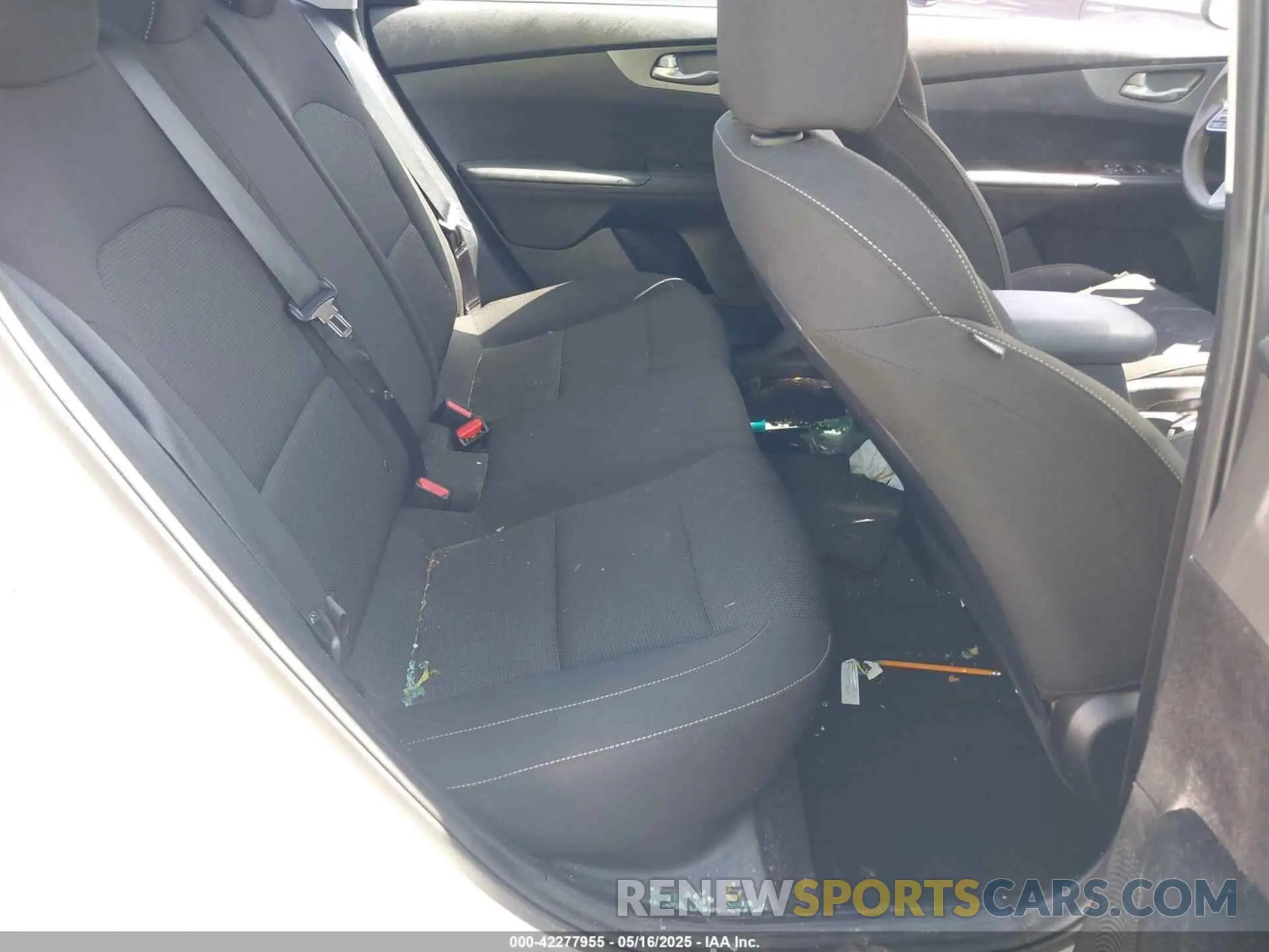 8 Photograph of a damaged car 3KPF24AD4KE040301 KIA FORTE 2019