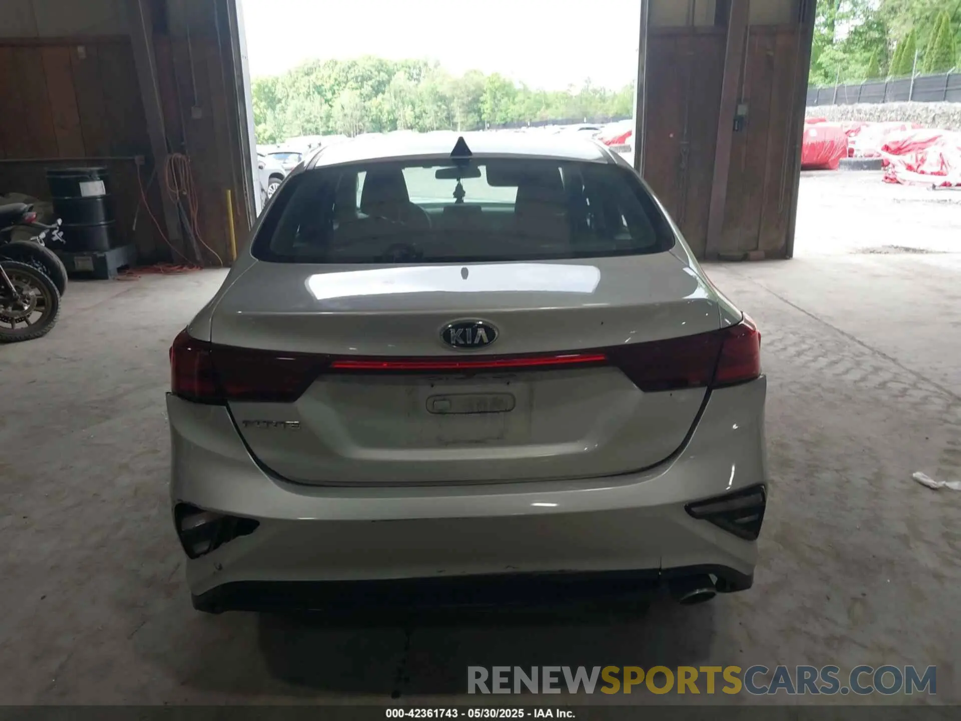 16 Photograph of a damaged car 3KPF24AD4KE044932 KIA FORTE 2019