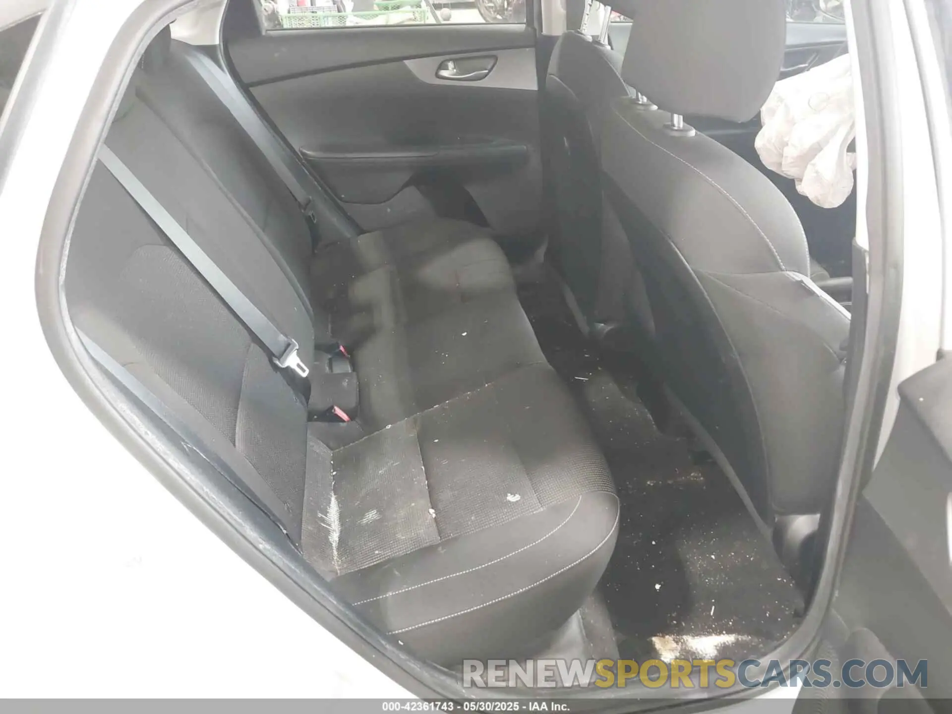 8 Photograph of a damaged car 3KPF24AD4KE044932 KIA FORTE 2019