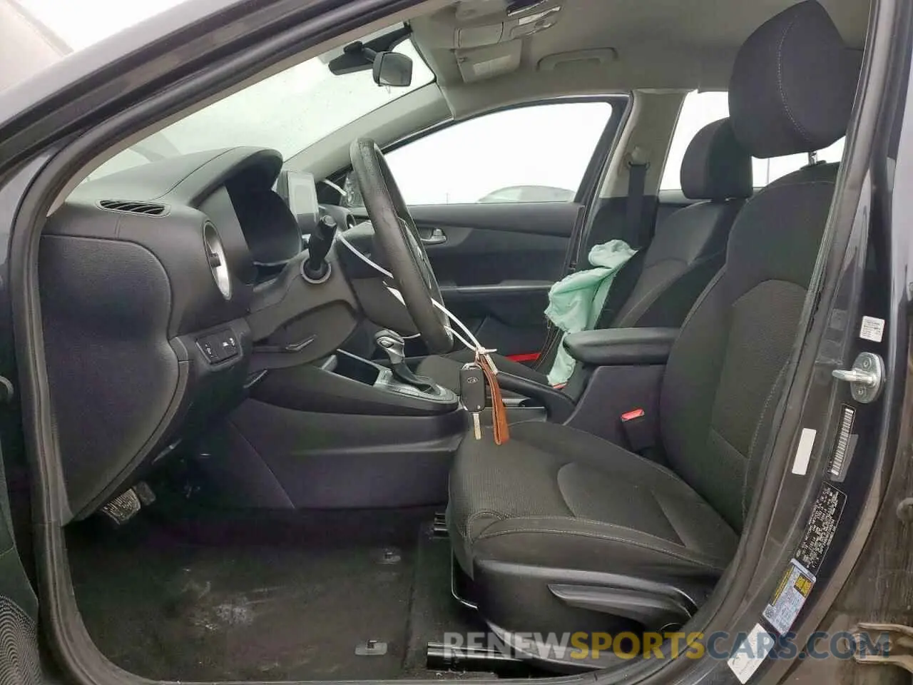 7 Photograph of a damaged car 3KPF24AD4KE049094 KIA FORTE 2019