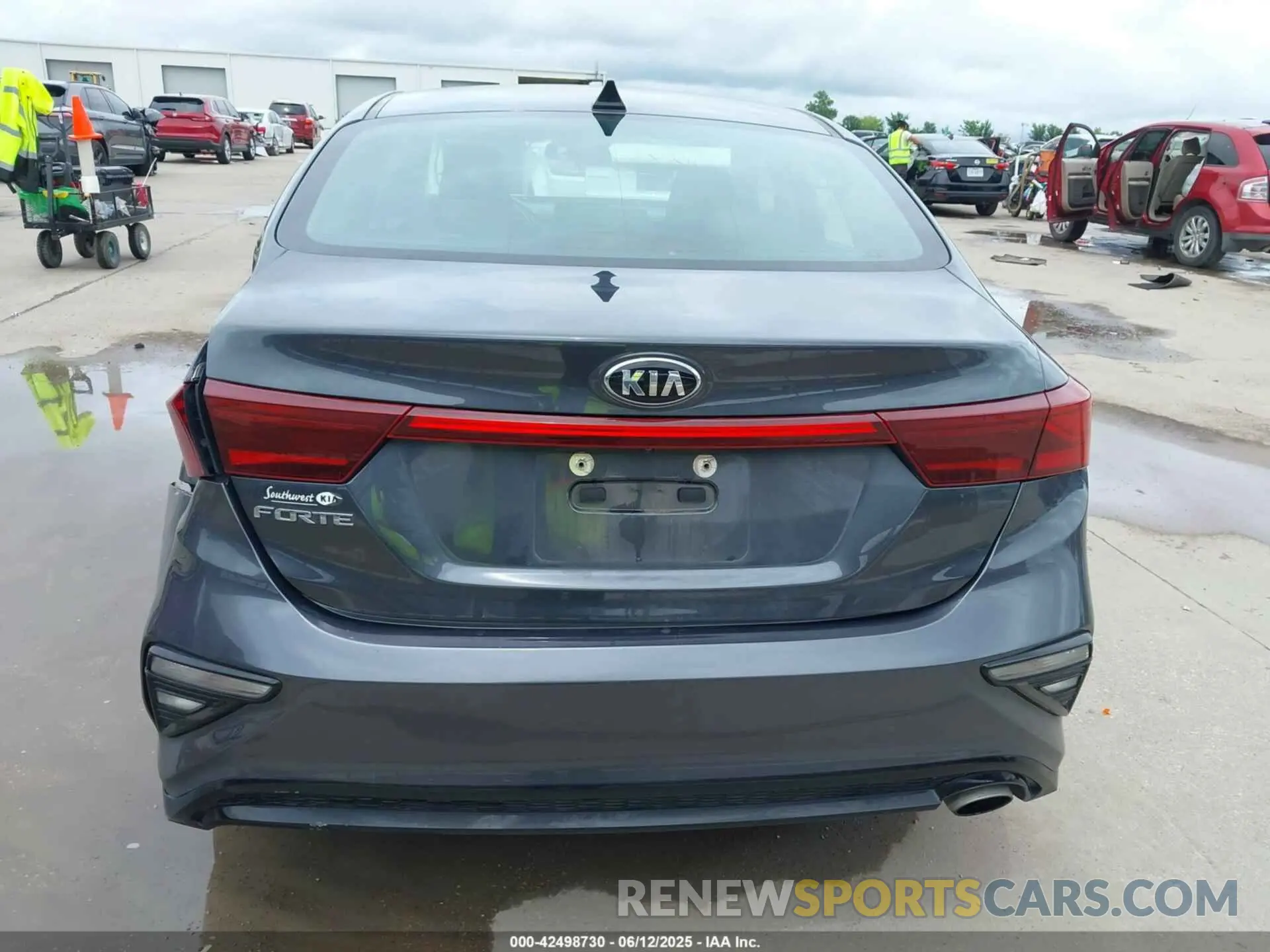 16 Photograph of a damaged car 3KPF24AD4KE052030 KIA FORTE 2019