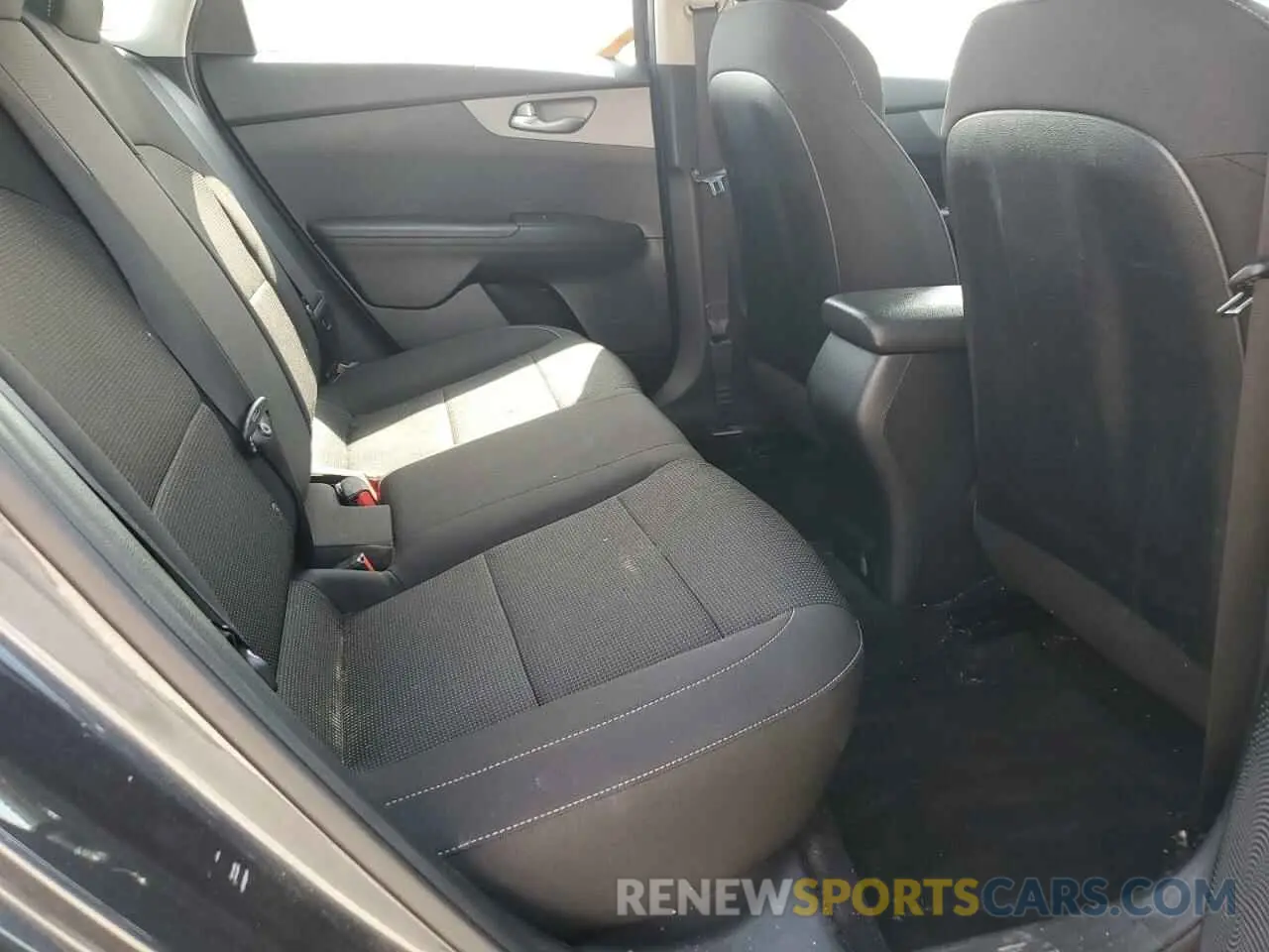 10 Photograph of a damaged car 3KPF24AD4KE060404 KIA FORTE 2019
