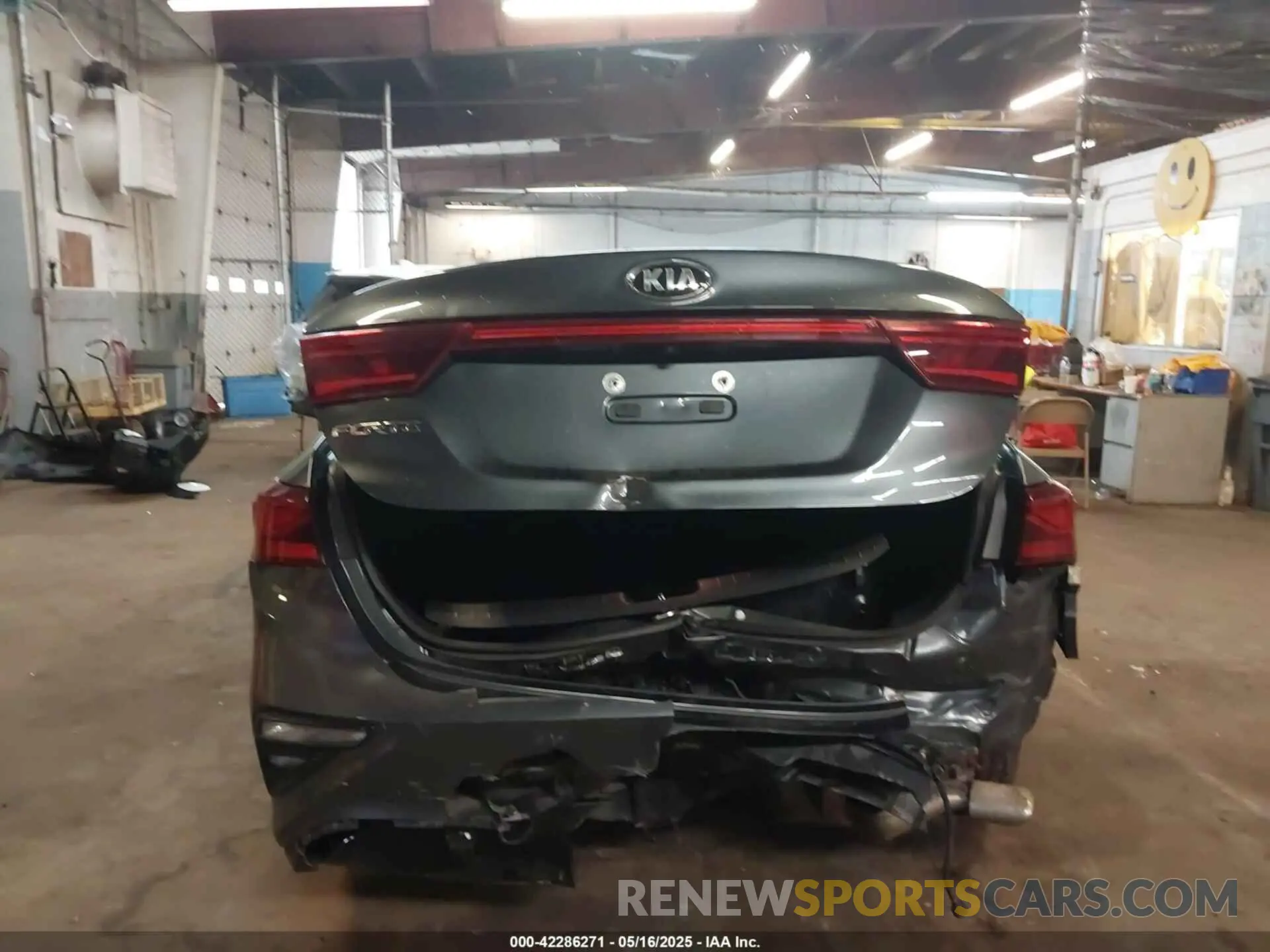 16 Photograph of a damaged car 3KPF24AD4KE061732 KIA FORTE 2019