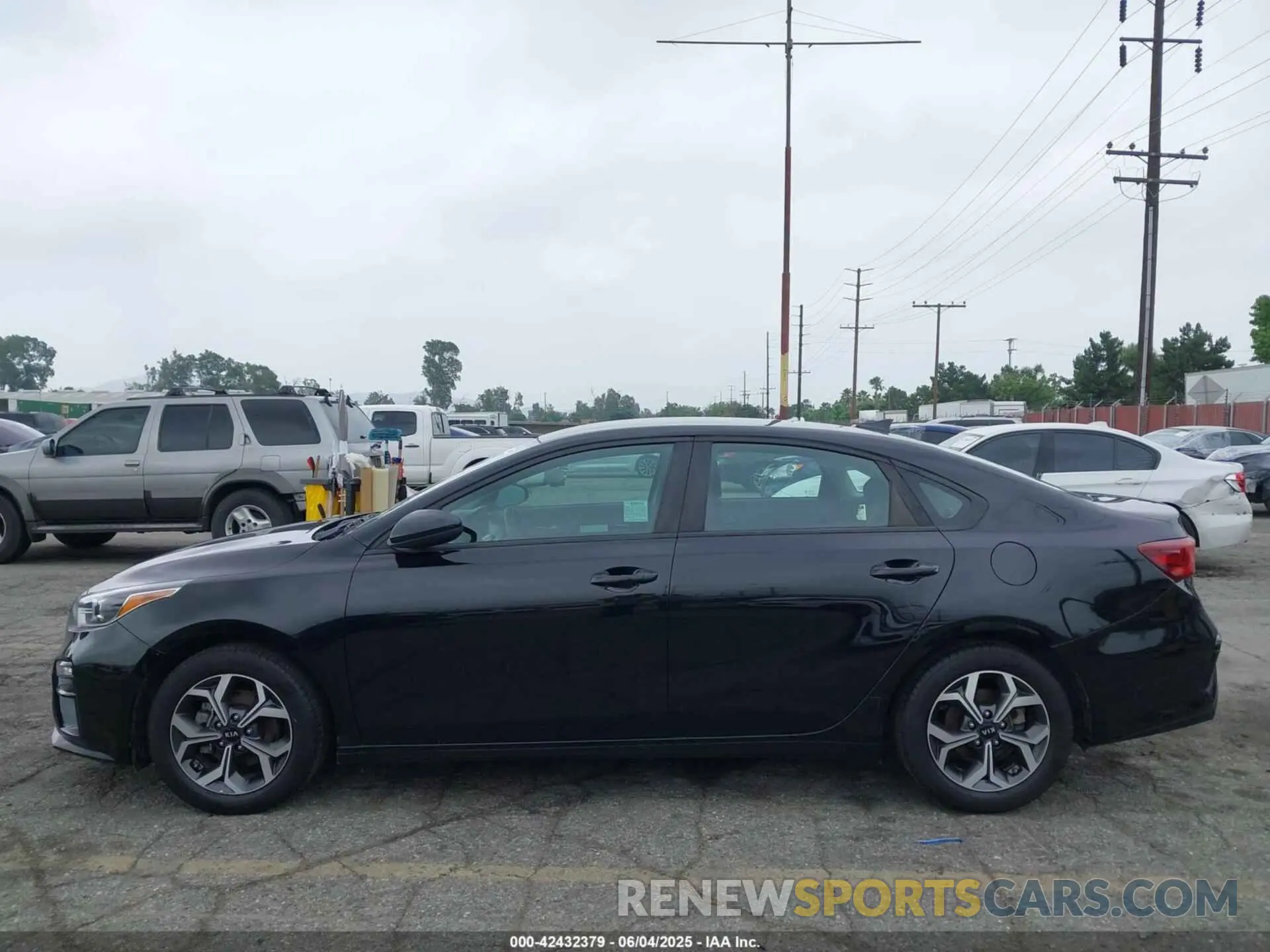 14 Photograph of a damaged car 3KPF24AD4KE065943 KIA FORTE 2019