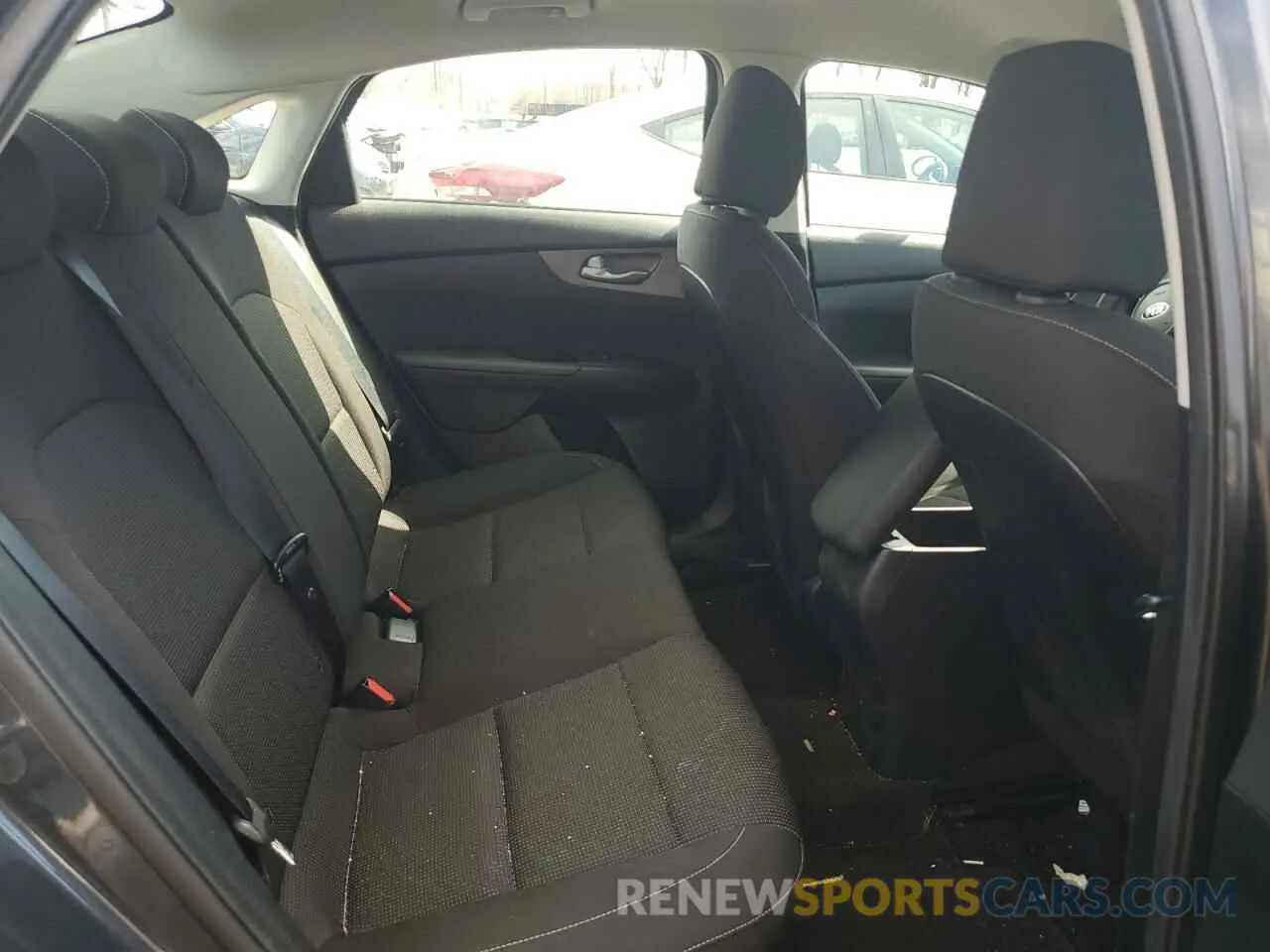 10 Photograph of a damaged car 3KPF24AD4KE078076 KIA FORTE 2019