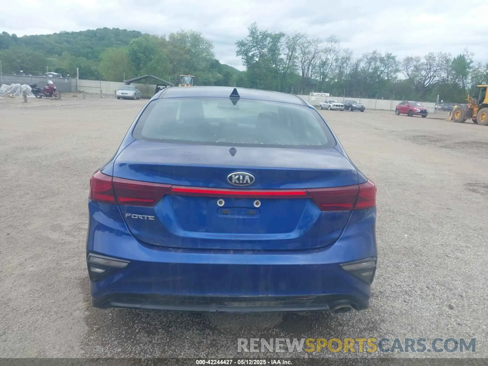 17 Photograph of a damaged car 3KPF24AD4KE085464 KIA FORTE 2019