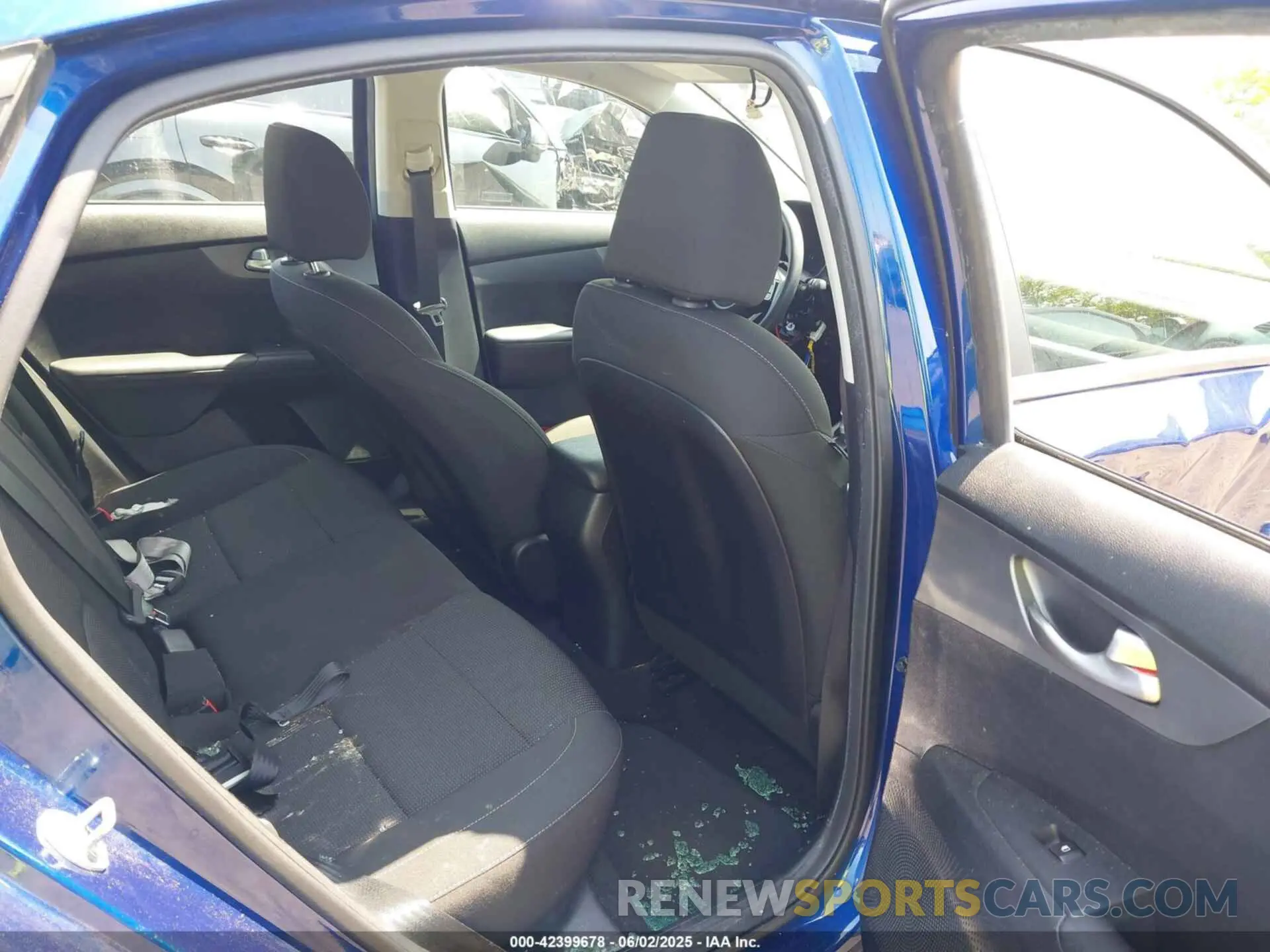 8 Photograph of a damaged car 3KPF24AD4KE087201 KIA FORTE 2019