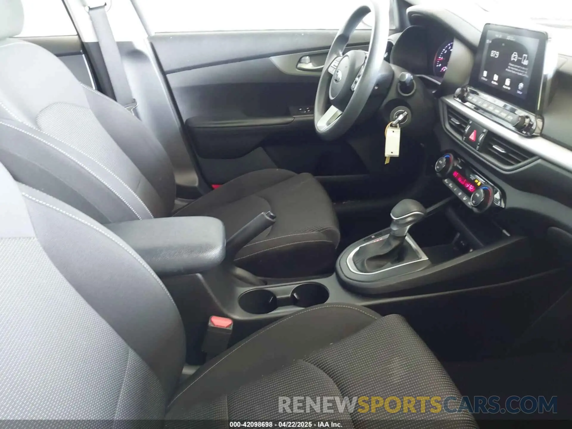 5 Photograph of a damaged car 3KPF24AD4KE092415 KIA FORTE 2019
