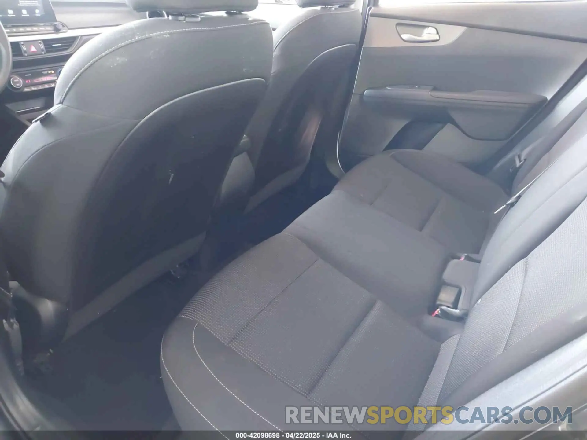 8 Photograph of a damaged car 3KPF24AD4KE092415 KIA FORTE 2019
