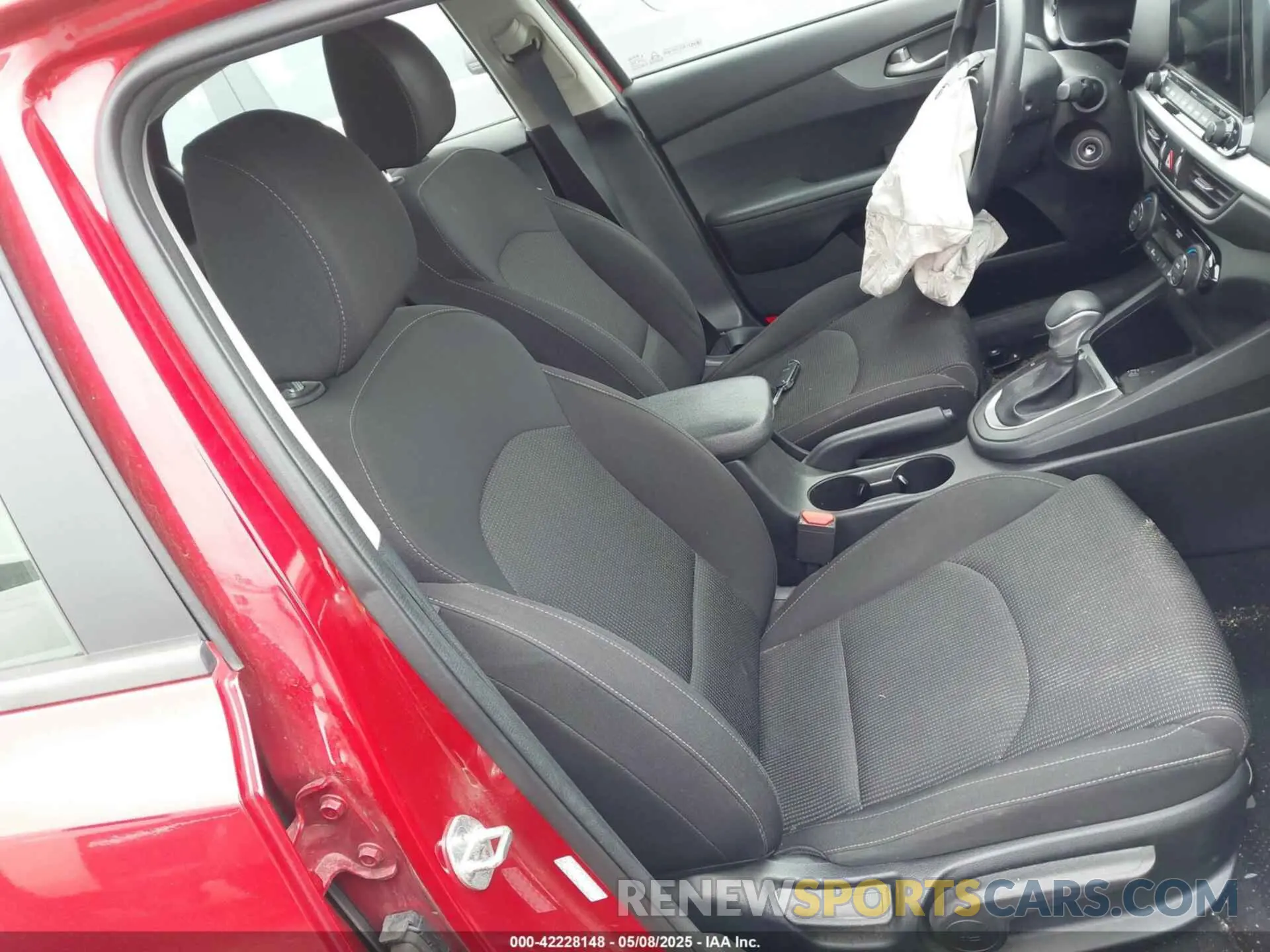 5 Photograph of a damaged car 3KPF24AD4KE098554 KIA FORTE 2019