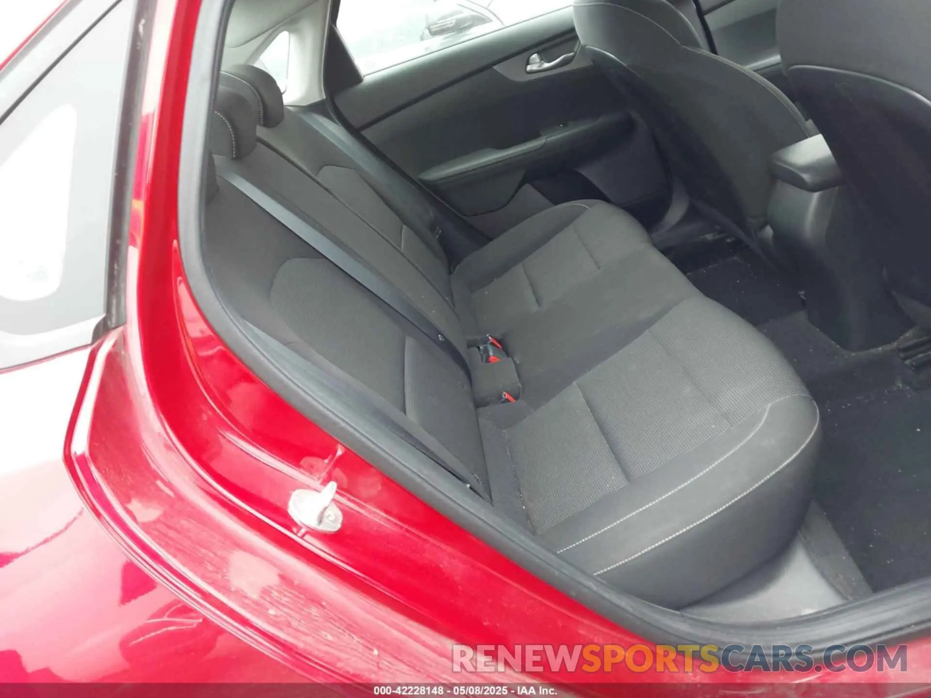 8 Photograph of a damaged car 3KPF24AD4KE098554 KIA FORTE 2019