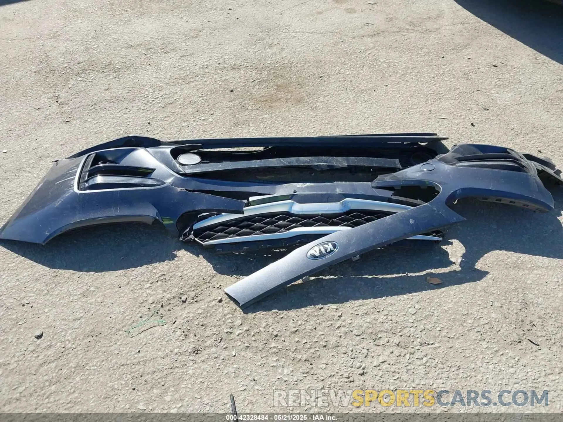 11 Photograph of a damaged car 3KPF24AD4KE108662 KIA FORTE 2019