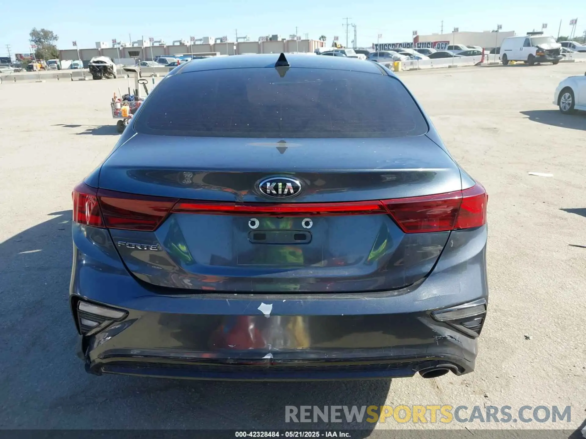 16 Photograph of a damaged car 3KPF24AD4KE108662 KIA FORTE 2019
