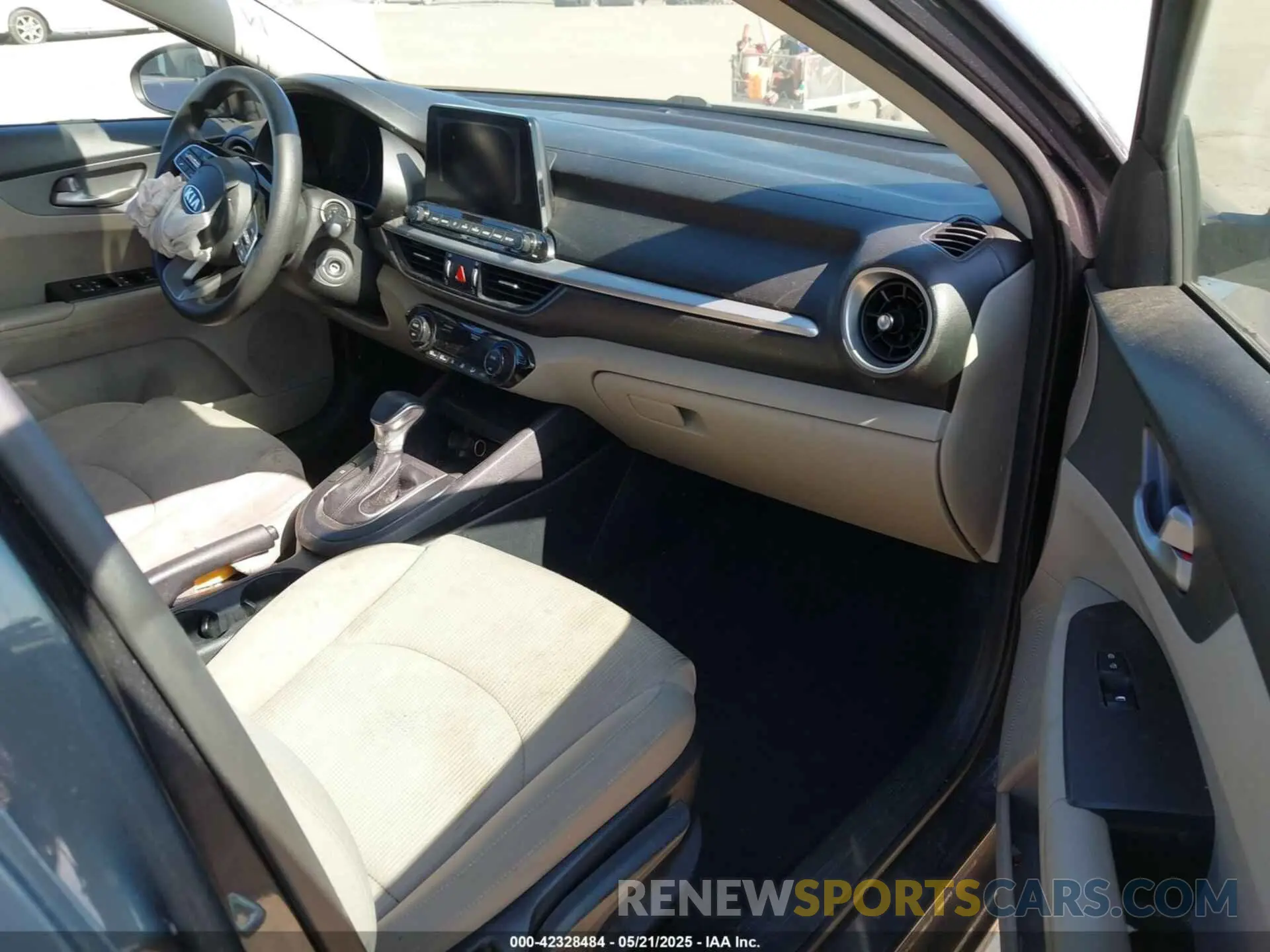 5 Photograph of a damaged car 3KPF24AD4KE108662 KIA FORTE 2019
