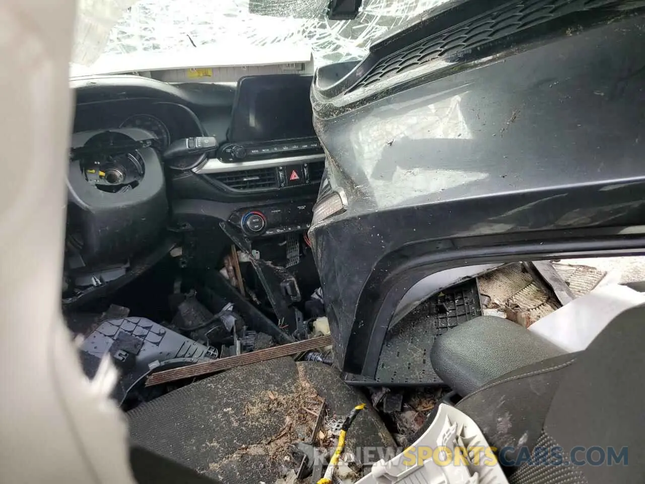 8 Photograph of a damaged car 3KPF24AD4KE122125 KIA FORTE 2019