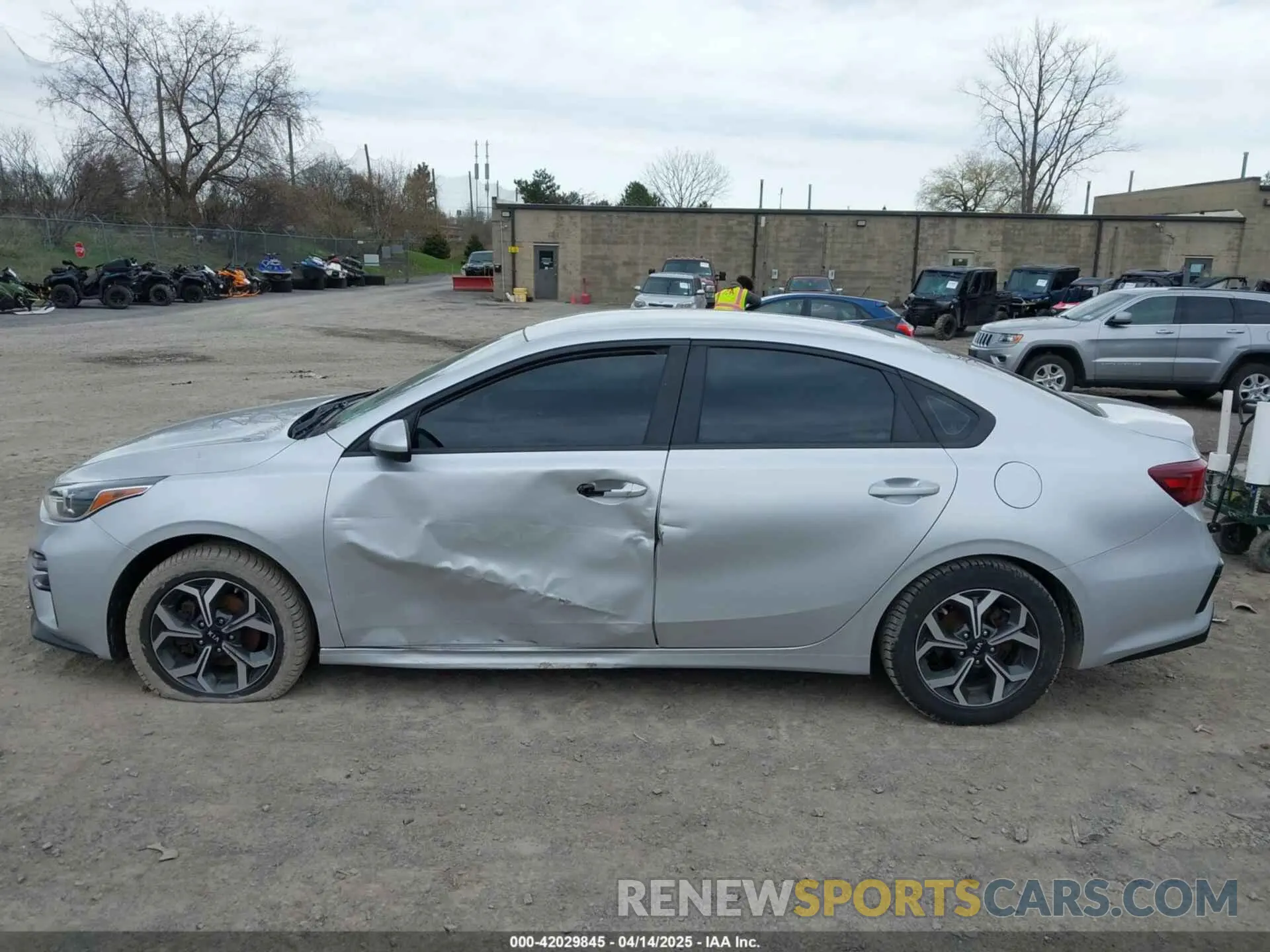 13 Photograph of a damaged car 3KPF24AD5KE012023 KIA FORTE 2019