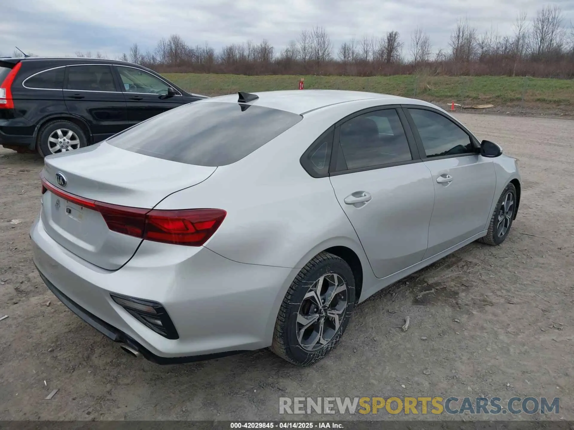 4 Photograph of a damaged car 3KPF24AD5KE012023 KIA FORTE 2019