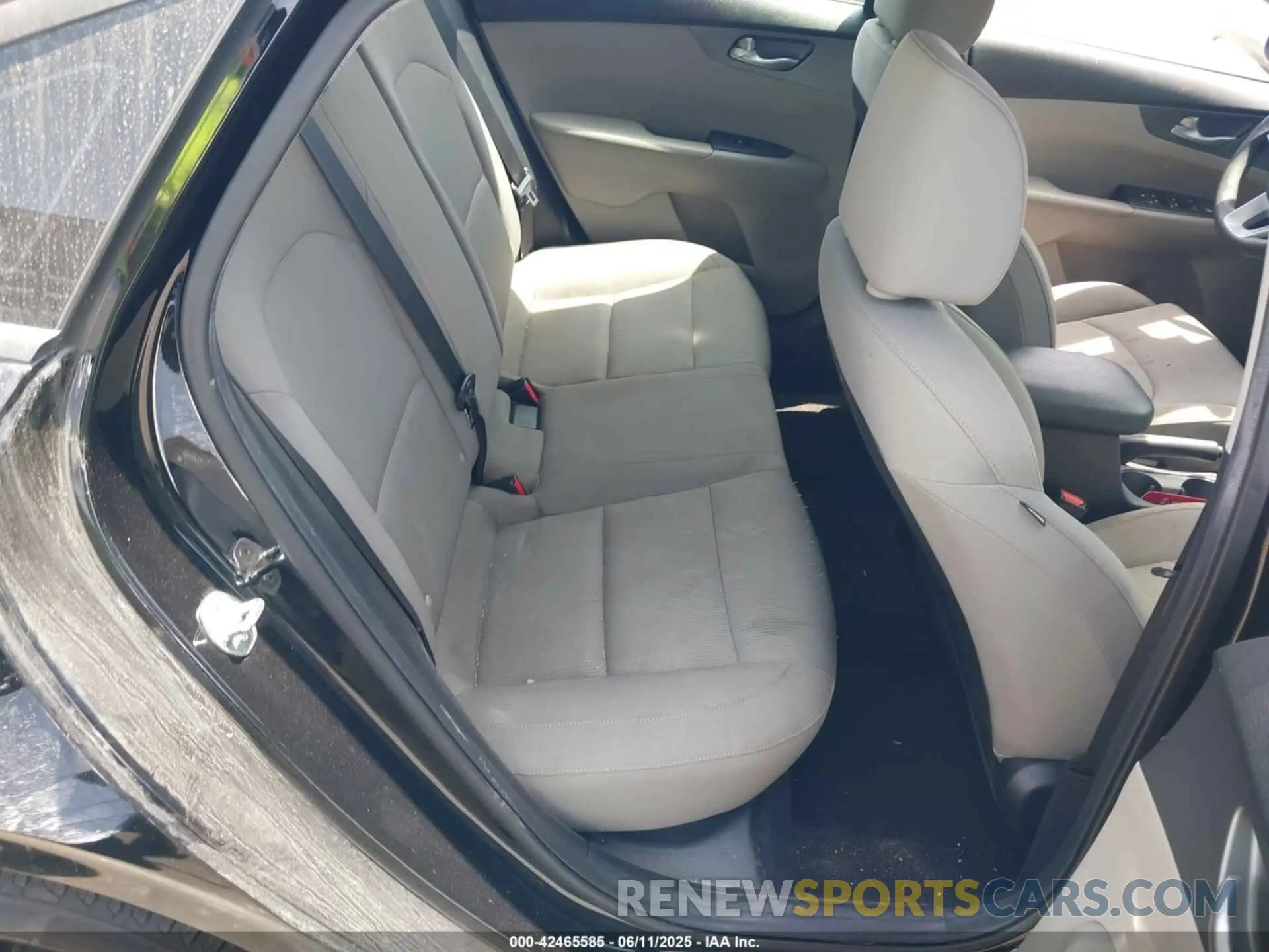 8 Photograph of a damaged car 3KPF24AD5KE016685 KIA FORTE 2019