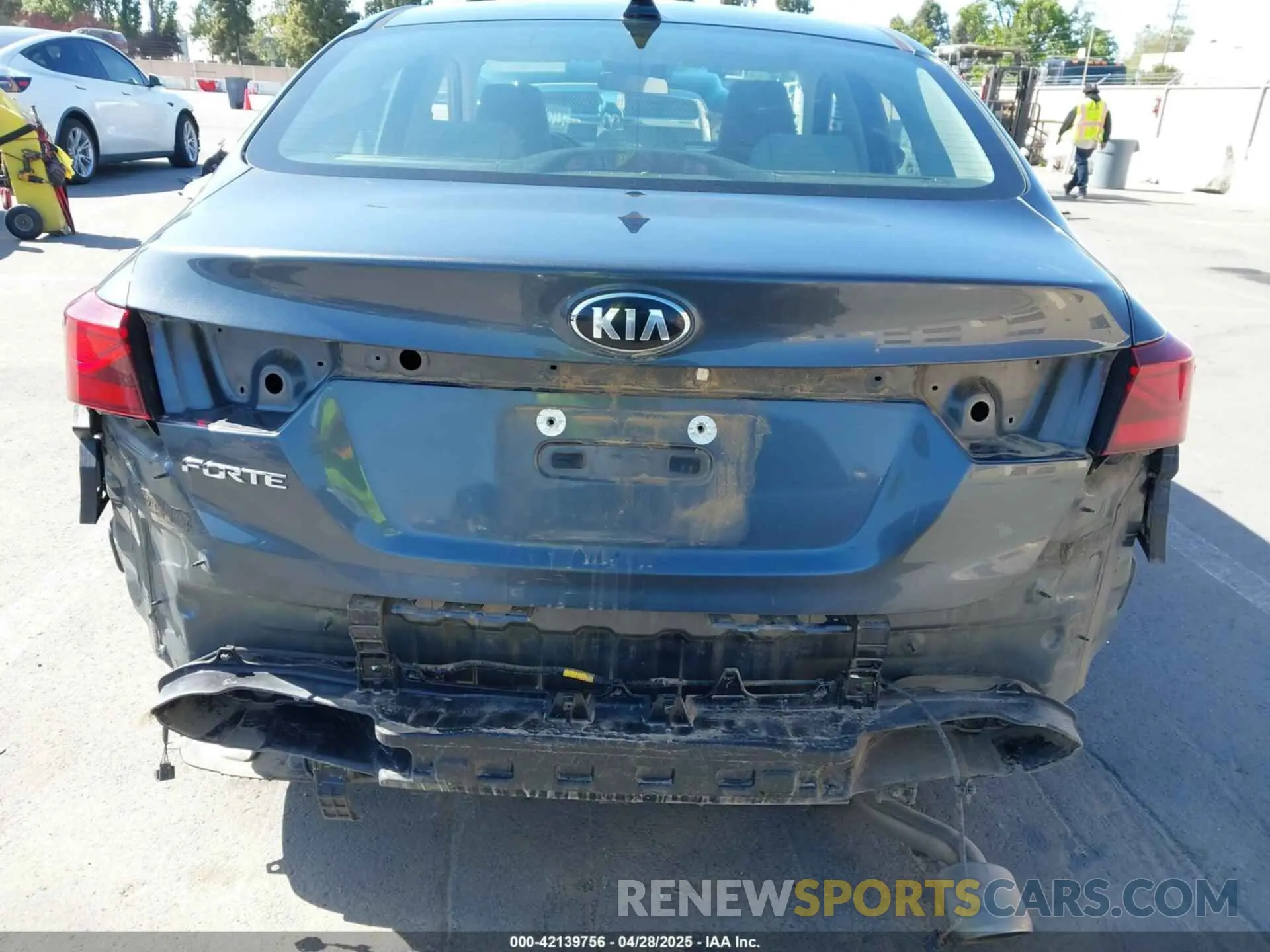 16 Photograph of a damaged car 3KPF24AD5KE021921 KIA FORTE 2019