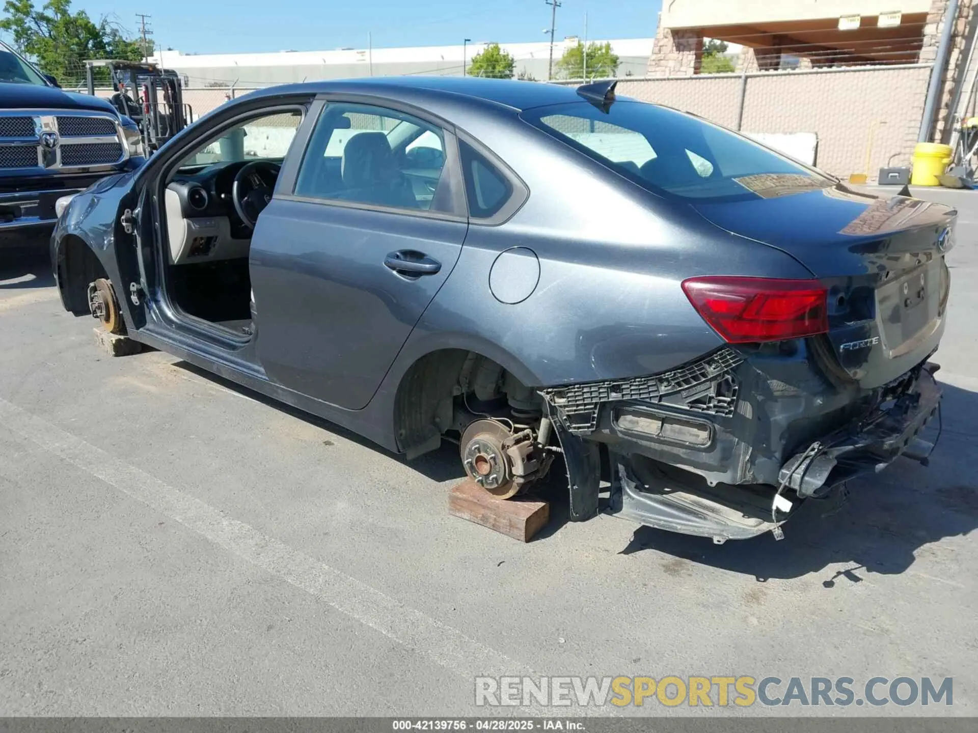 3 Photograph of a damaged car 3KPF24AD5KE021921 KIA FORTE 2019