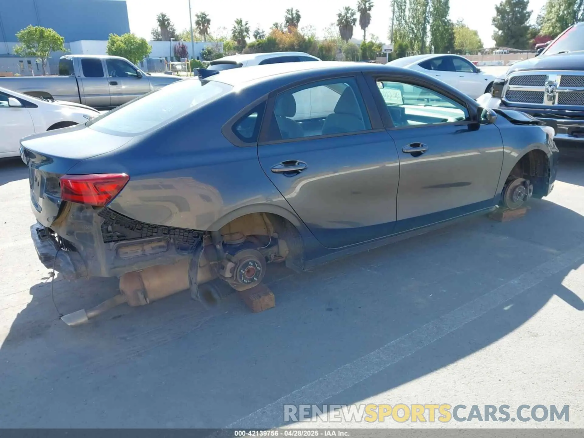 4 Photograph of a damaged car 3KPF24AD5KE021921 KIA FORTE 2019