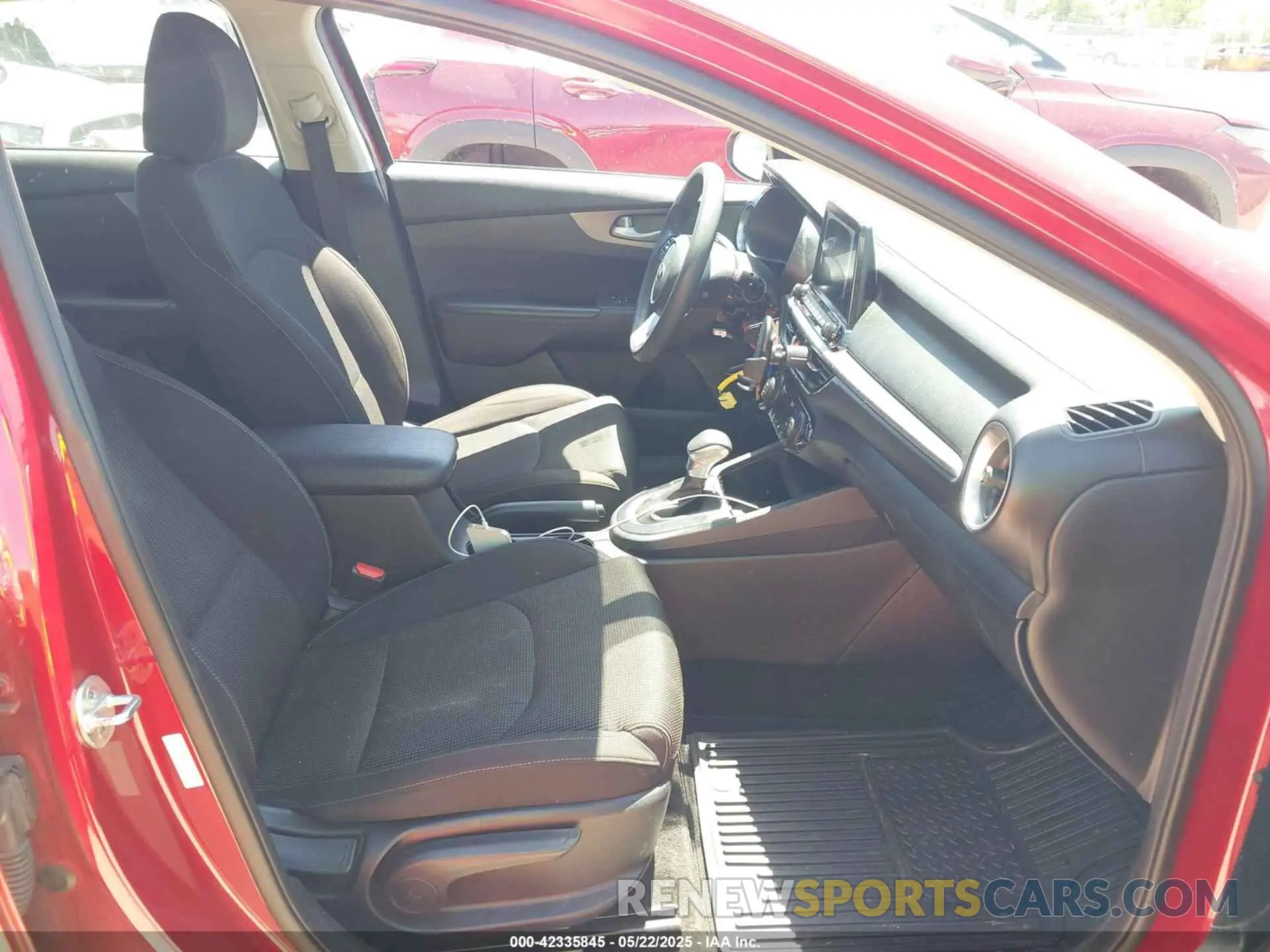 5 Photograph of a damaged car 3KPF24AD5KE031333 KIA FORTE 2019
