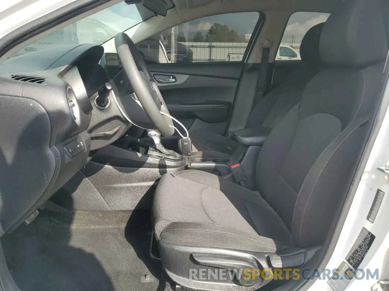 7 Photograph of a damaged car 3KPF24AD5KE051369 KIA FORTE 2019