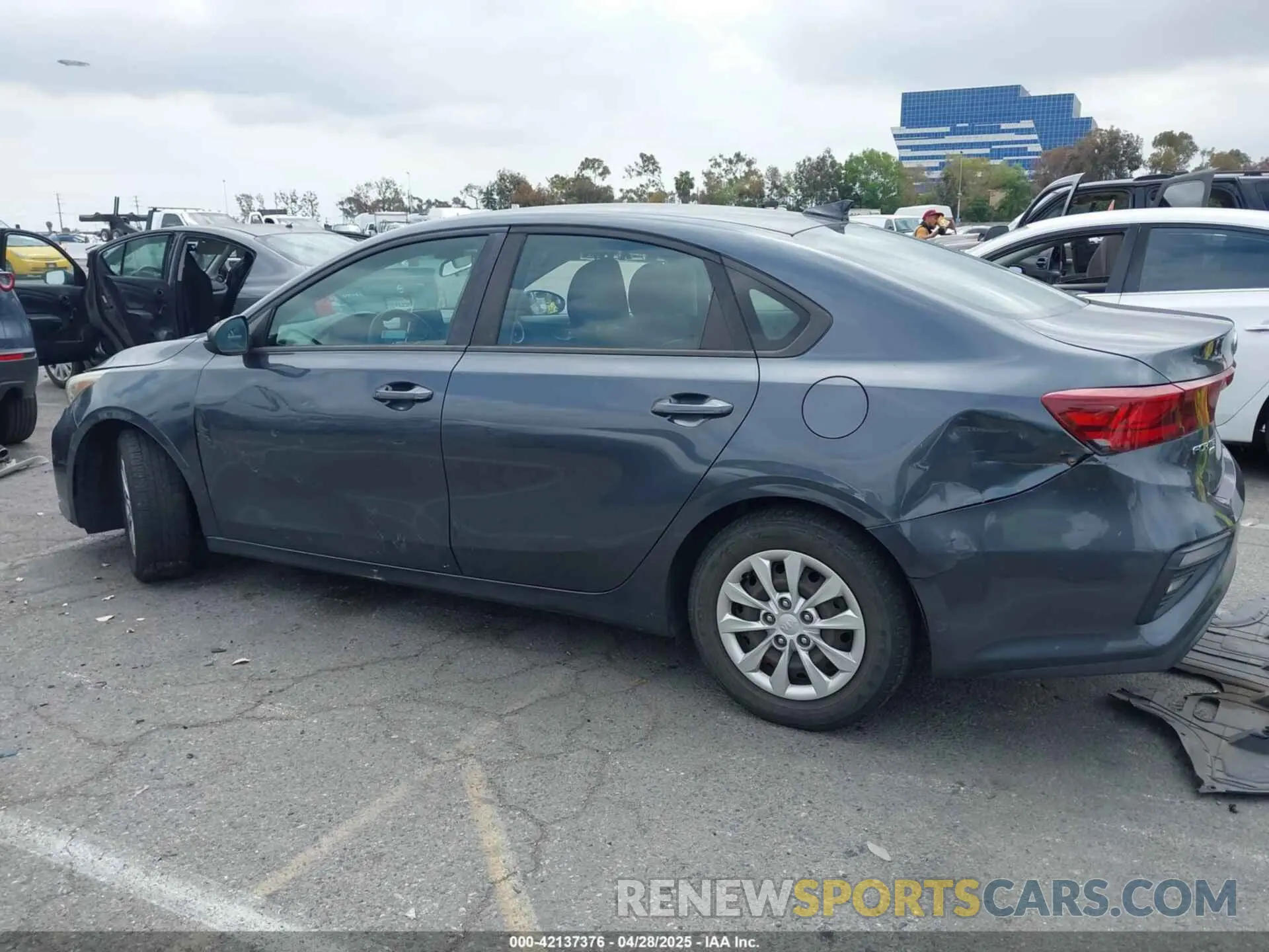 14 Photograph of a damaged car 3KPF24AD5KE074196 KIA FORTE 2019