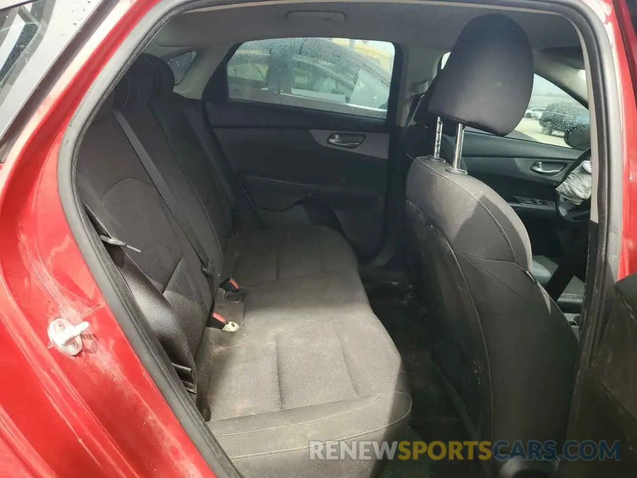 10 Photograph of a damaged car 3KPF24AD5KE074425 KIA FORTE 2019