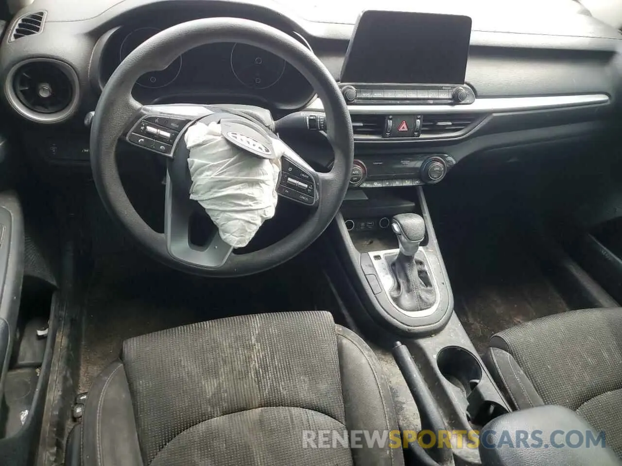 8 Photograph of a damaged car 3KPF24AD5KE074425 KIA FORTE 2019