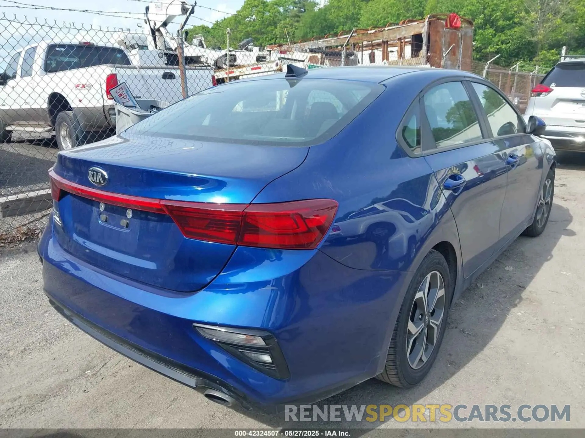 4 Photograph of a damaged car 3KPF24AD5KE075414 KIA FORTE 2019