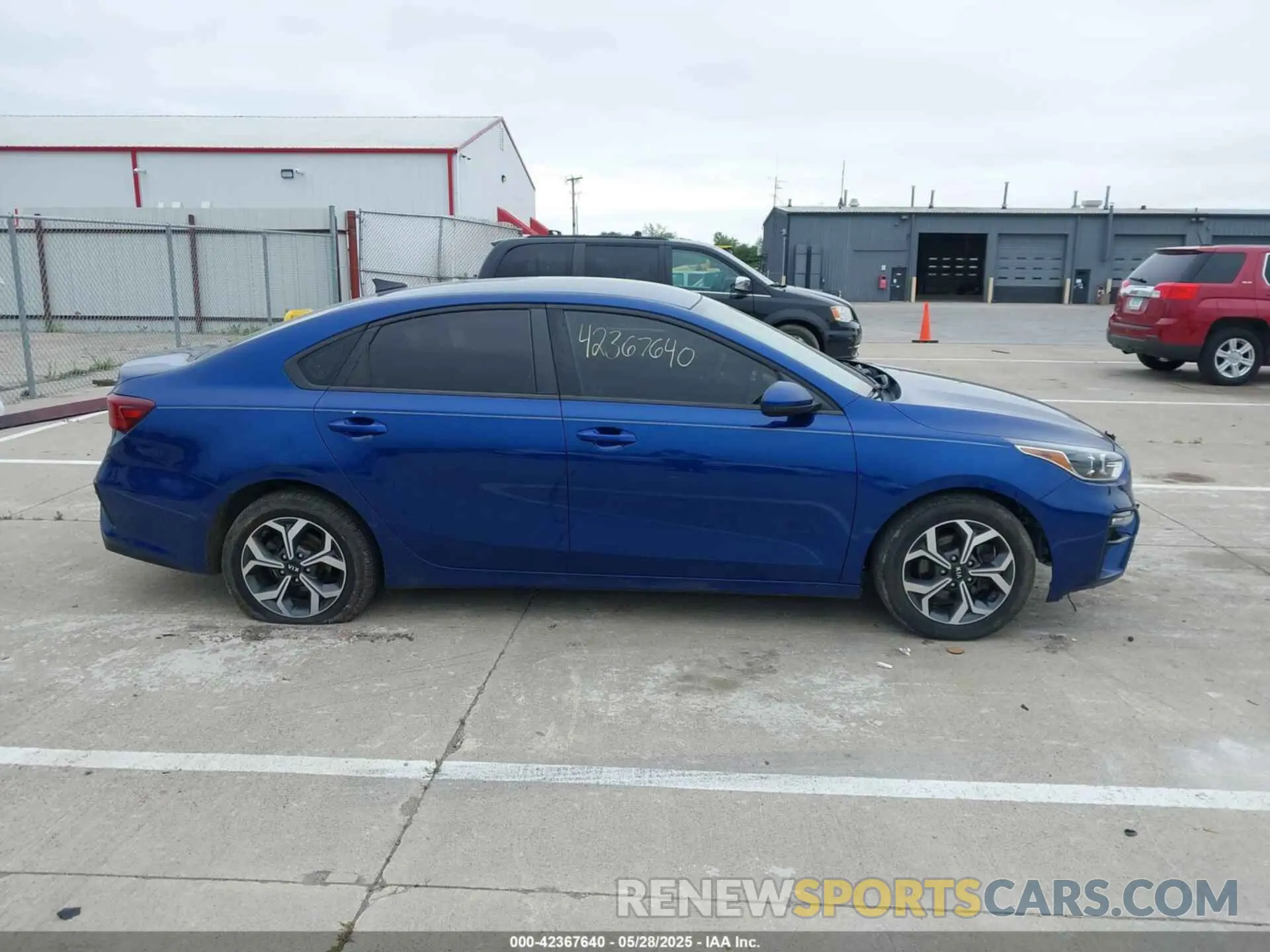 13 Photograph of a damaged car 3KPF24AD5KE086123 KIA FORTE 2019