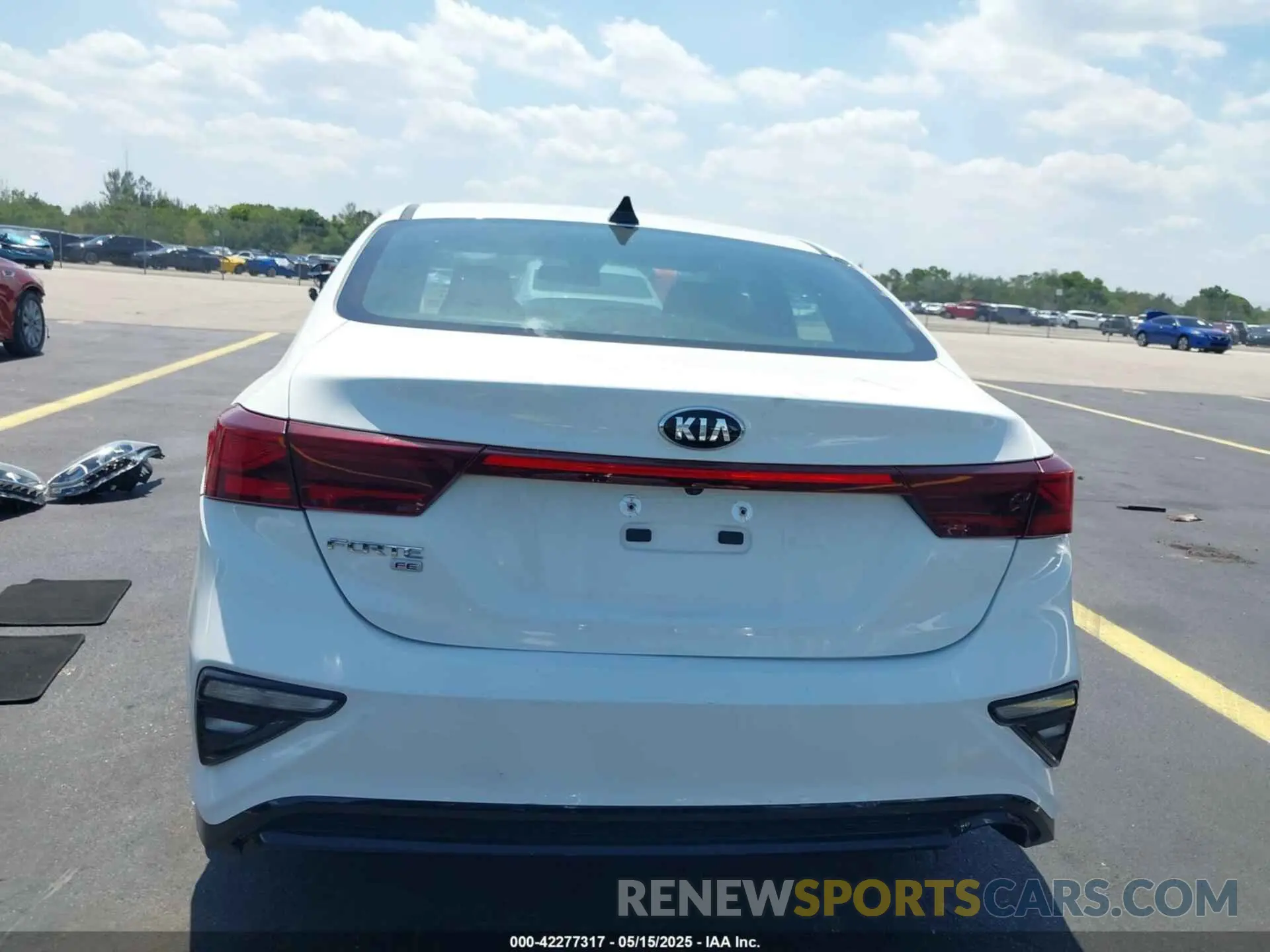 16 Photograph of a damaged car 3KPF24AD5KE107312 KIA FORTE 2019