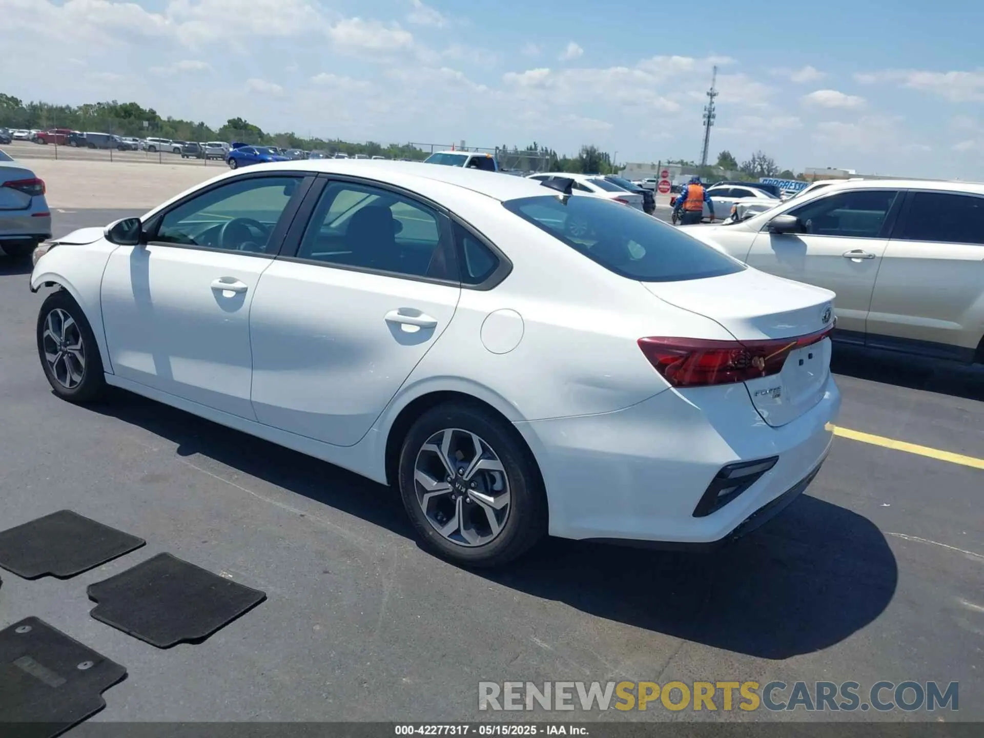 3 Photograph of a damaged car 3KPF24AD5KE107312 KIA FORTE 2019