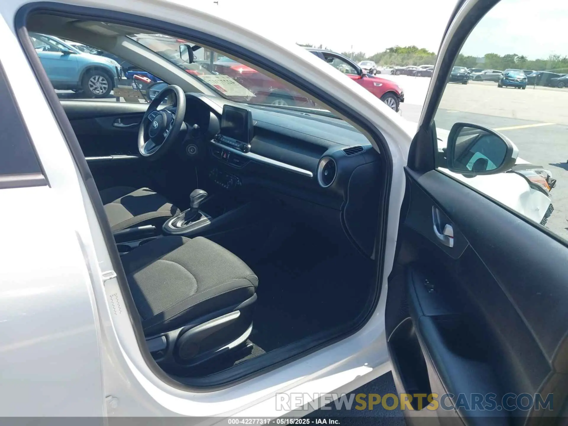 5 Photograph of a damaged car 3KPF24AD5KE107312 KIA FORTE 2019