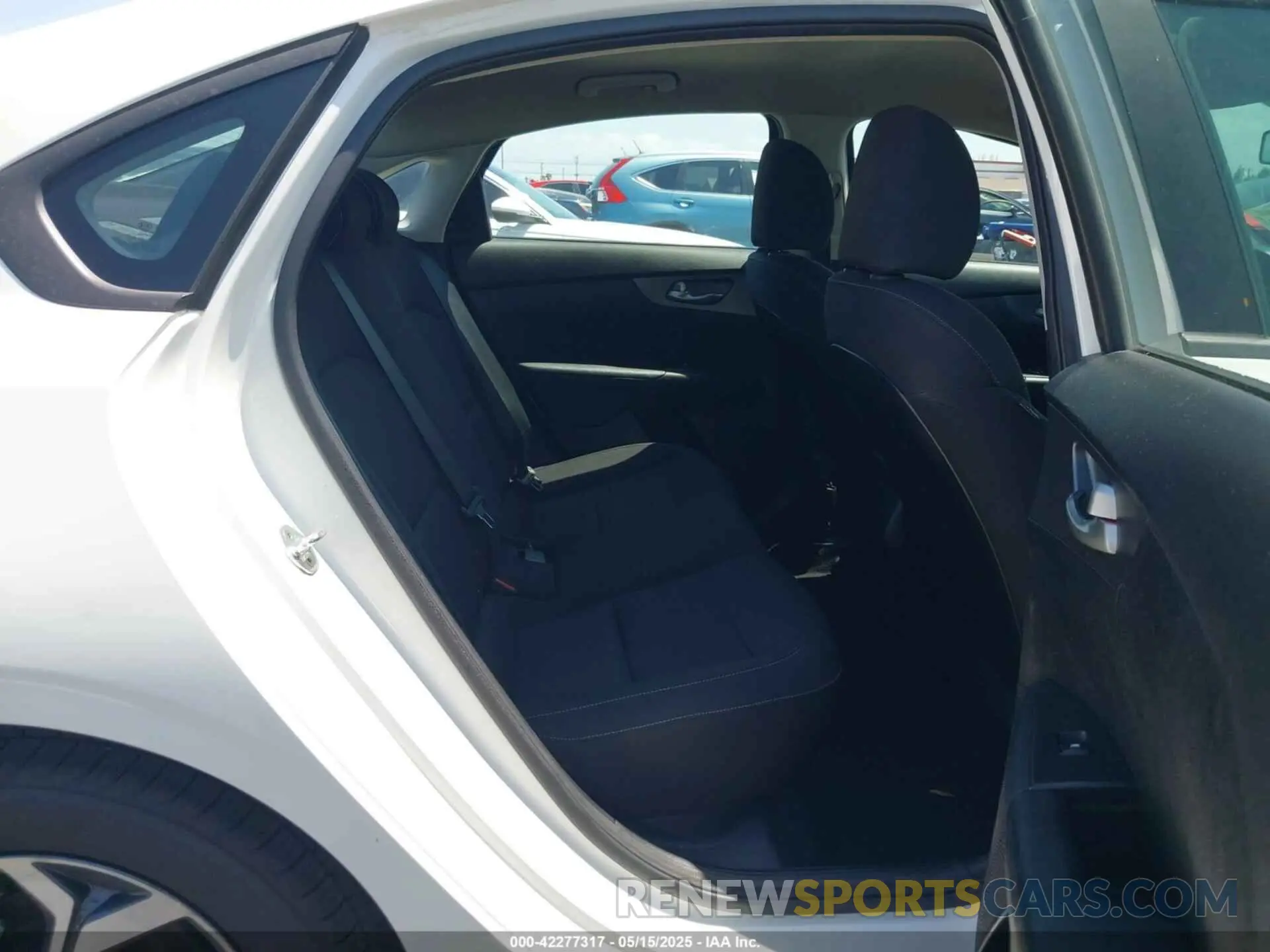 8 Photograph of a damaged car 3KPF24AD5KE107312 KIA FORTE 2019