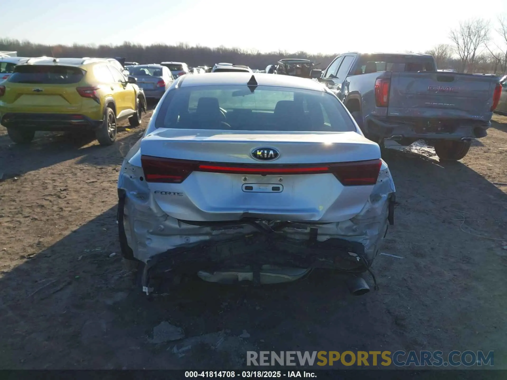 16 Photograph of a damaged car 3KPF24AD5KE130637 KIA FORTE 2019