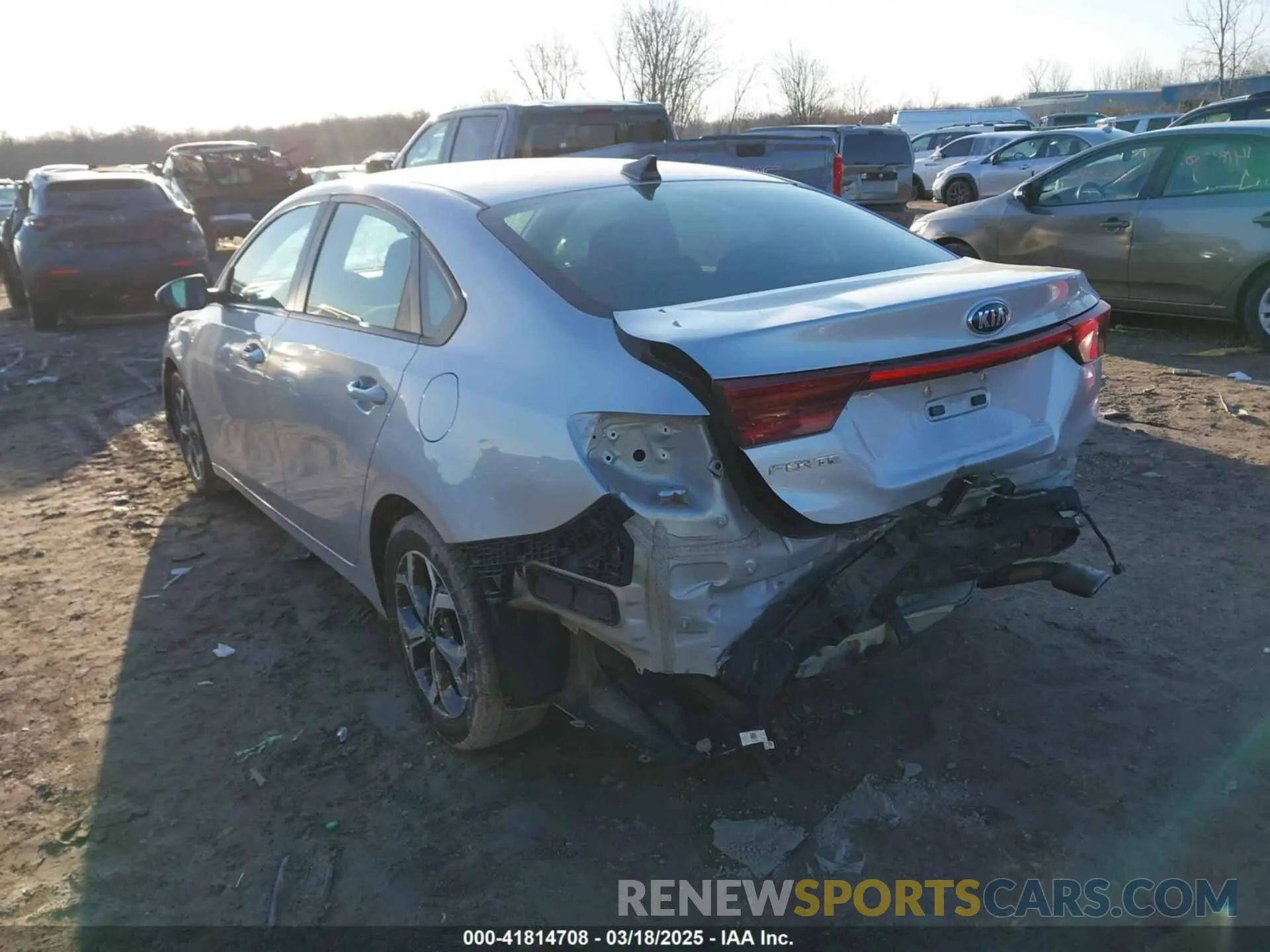 3 Photograph of a damaged car 3KPF24AD5KE130637 KIA FORTE 2019