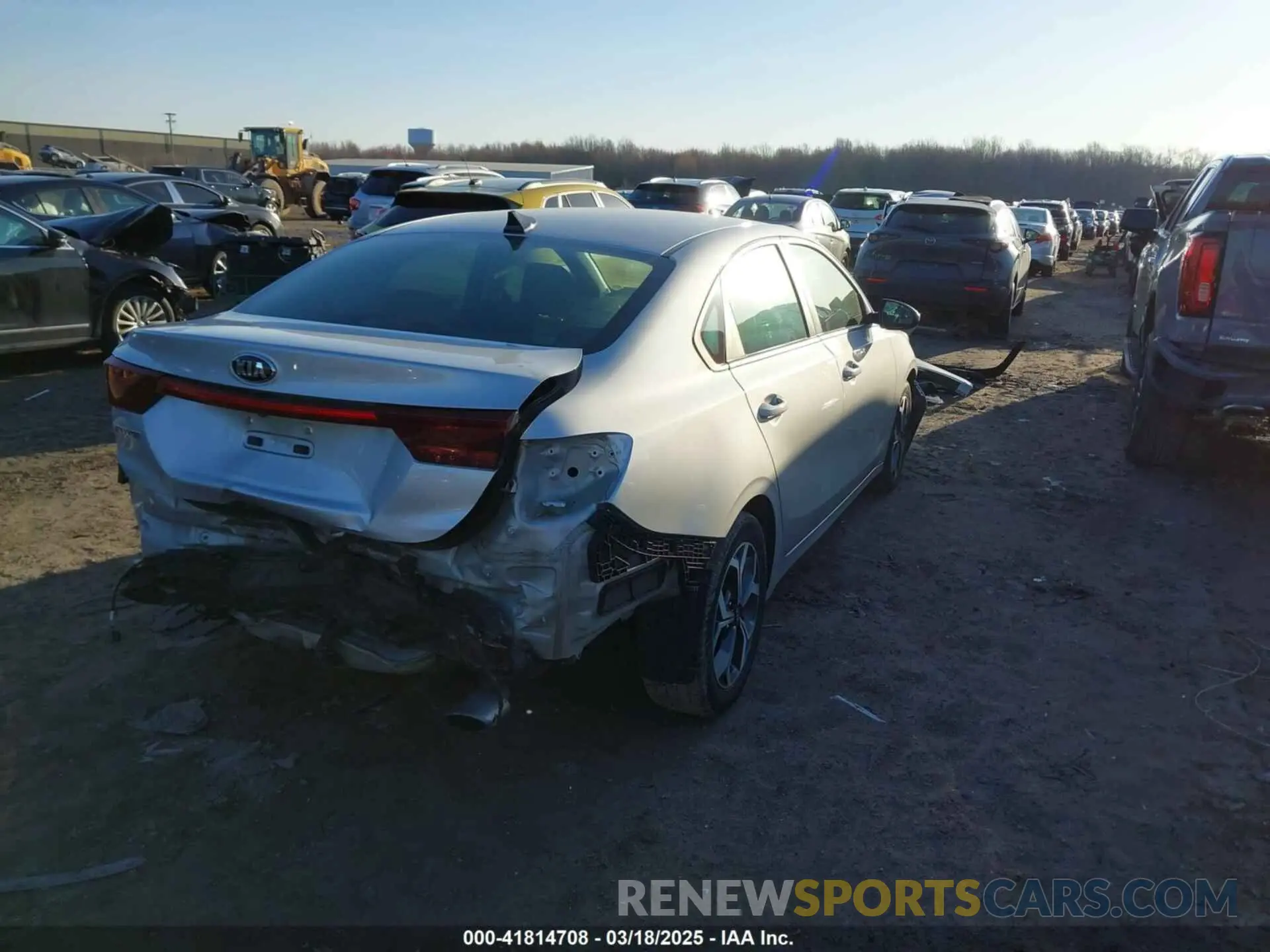 4 Photograph of a damaged car 3KPF24AD5KE130637 KIA FORTE 2019