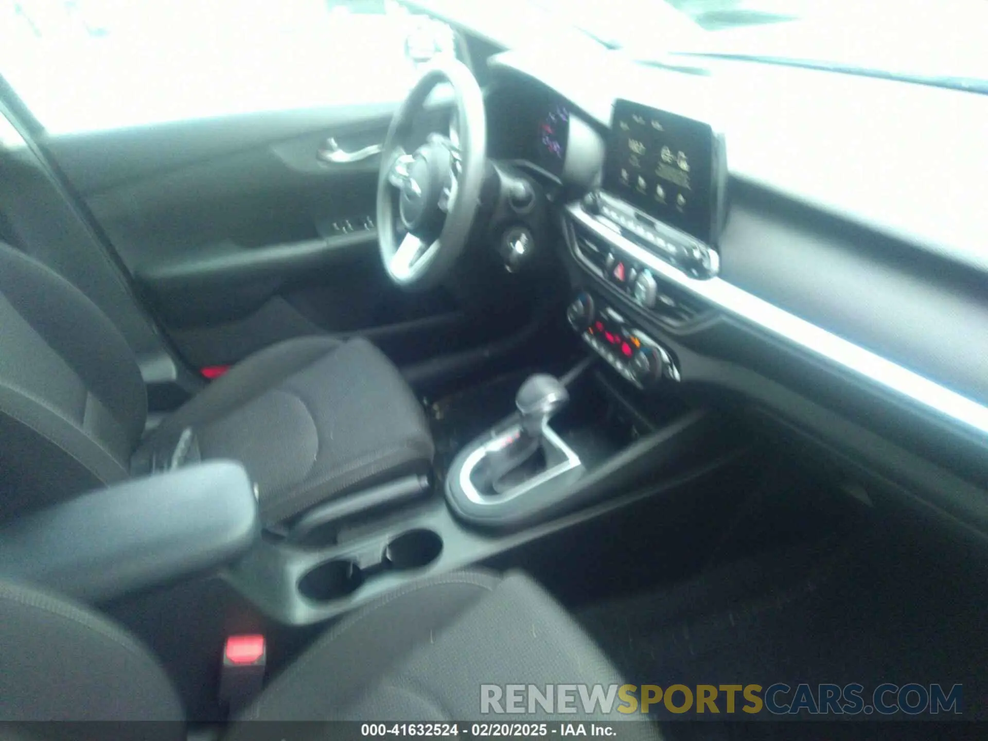 5 Photograph of a damaged car 3KPF24AD5KE132436 KIA FORTE 2019