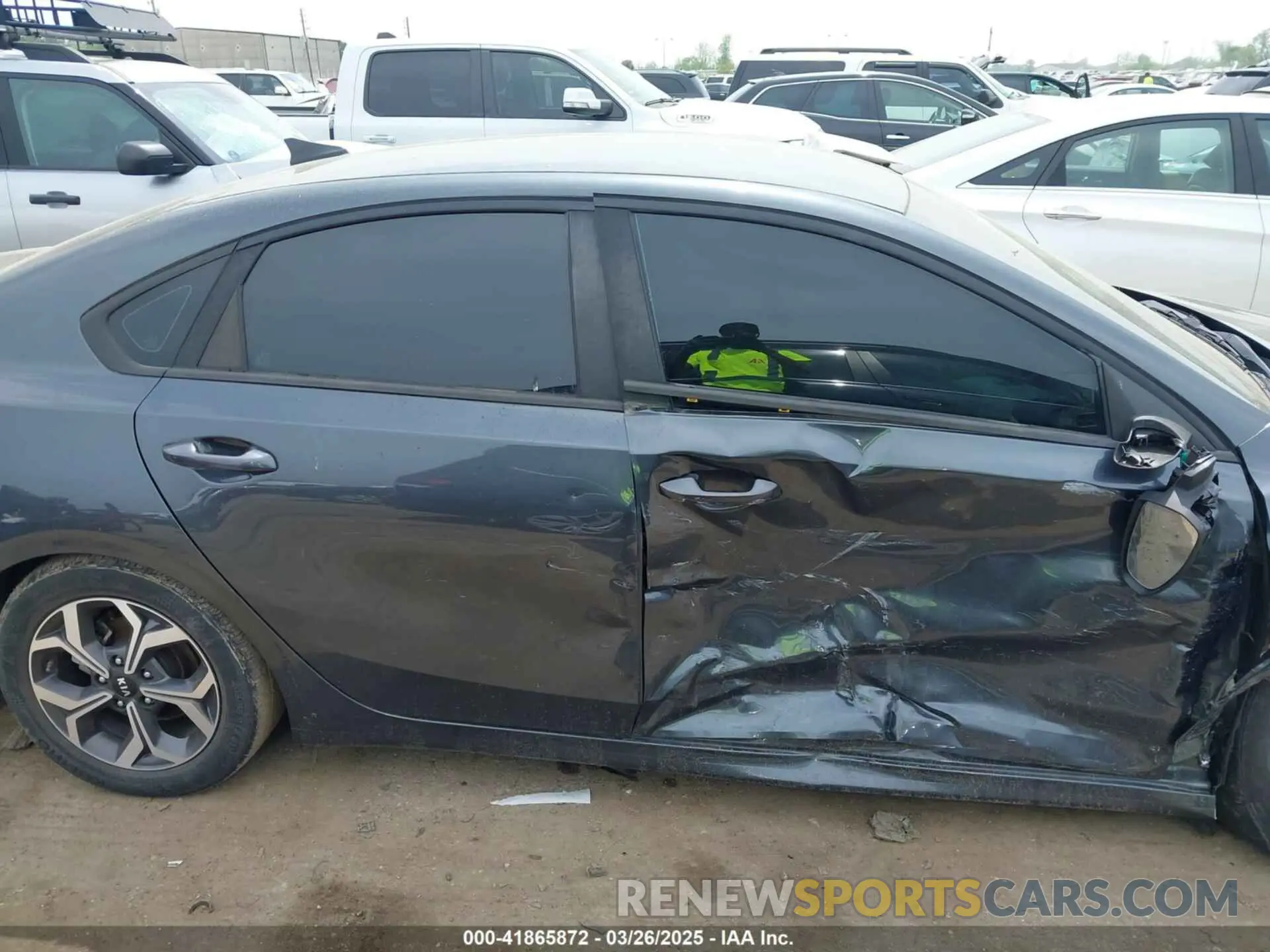 14 Photograph of a damaged car 3KPF24AD5KE136406 KIA FORTE 2019