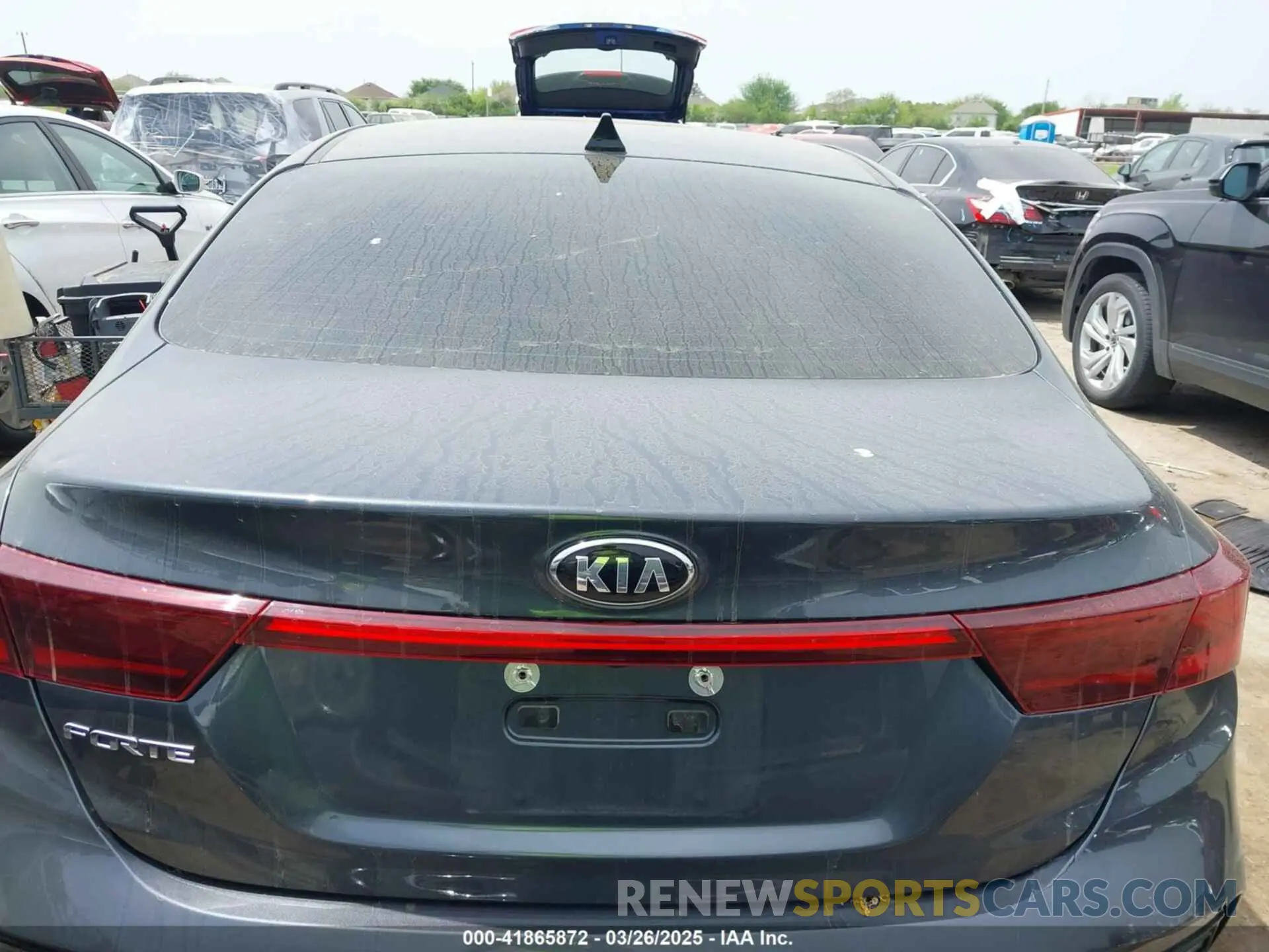 17 Photograph of a damaged car 3KPF24AD5KE136406 KIA FORTE 2019