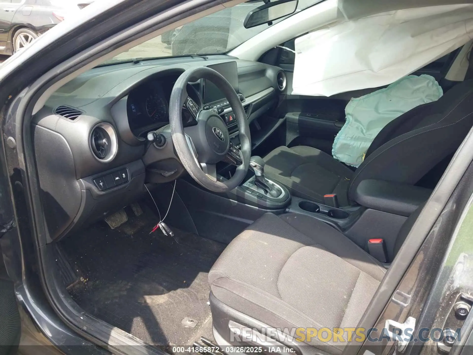 8 Photograph of a damaged car 3KPF24AD5KE136406 KIA FORTE 2019