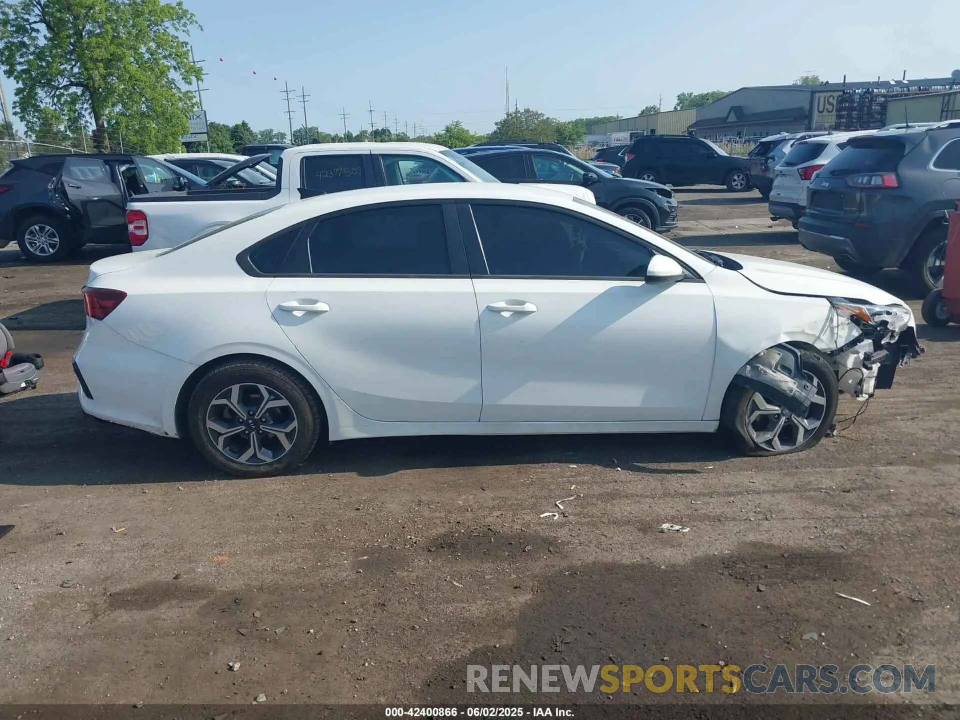14 Photograph of a damaged car 3KPF24AD5KE136616 KIA FORTE 2019