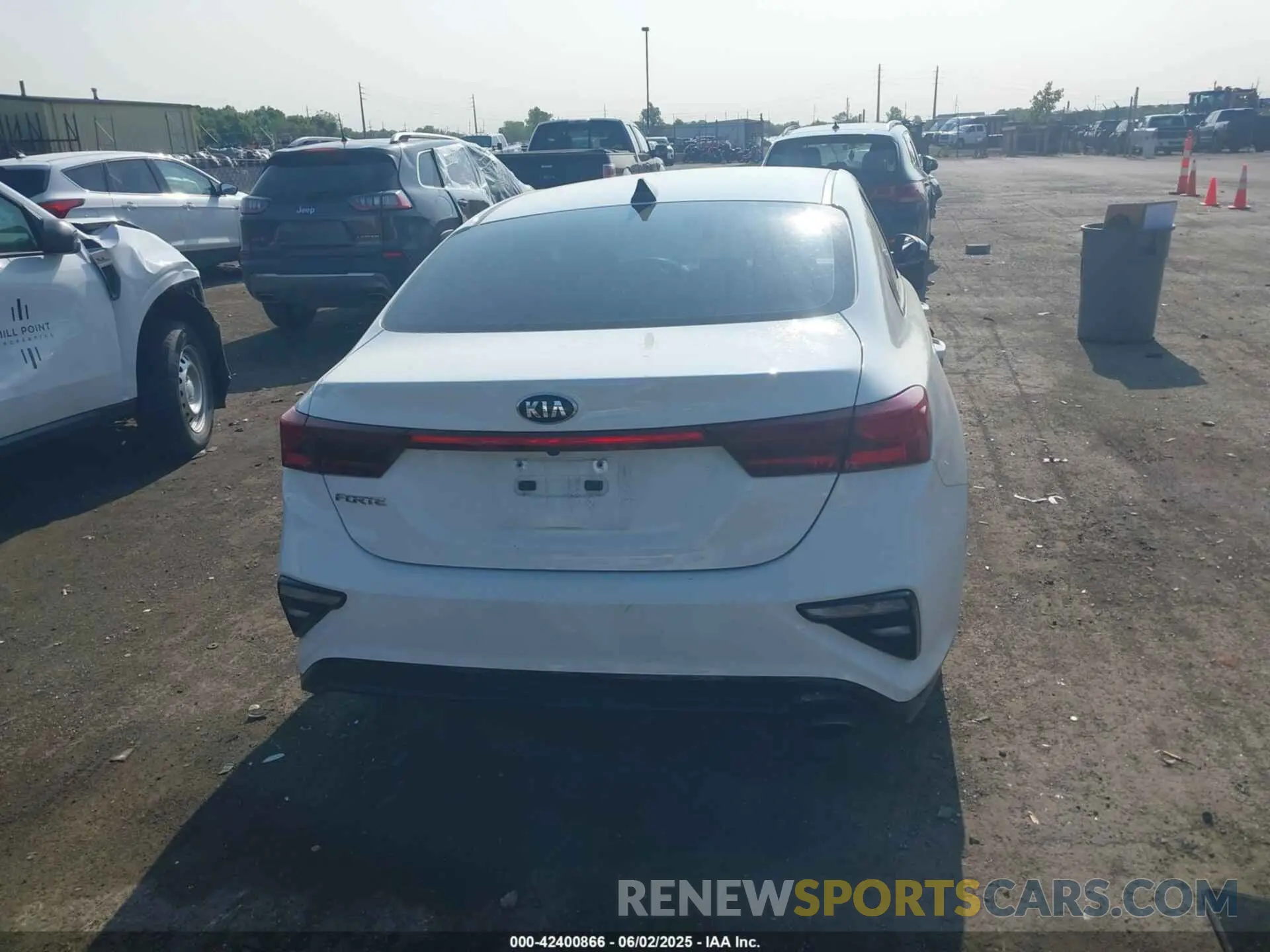 17 Photograph of a damaged car 3KPF24AD5KE136616 KIA FORTE 2019