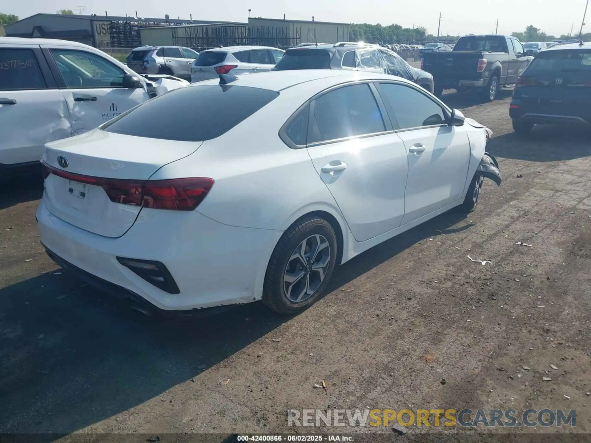4 Photograph of a damaged car 3KPF24AD5KE136616 KIA FORTE 2019