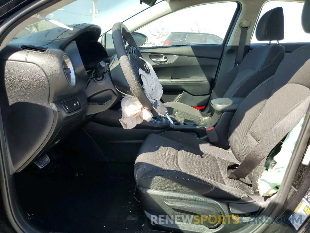 7 Photograph of a damaged car 3KPF24AD6KE013794 KIA FORTE 2019