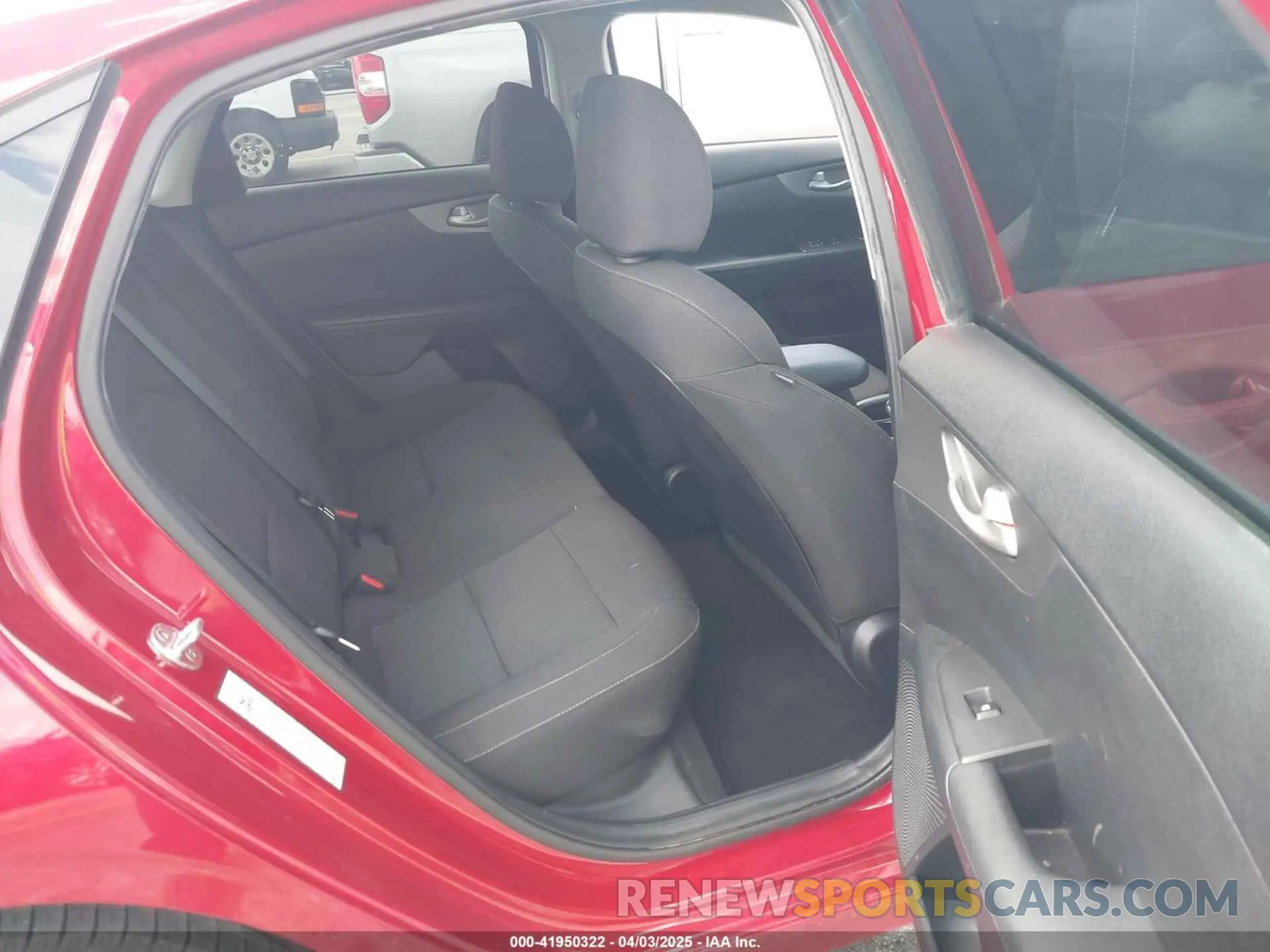 8 Photograph of a damaged car 3KPF24AD6KE030868 KIA FORTE 2019